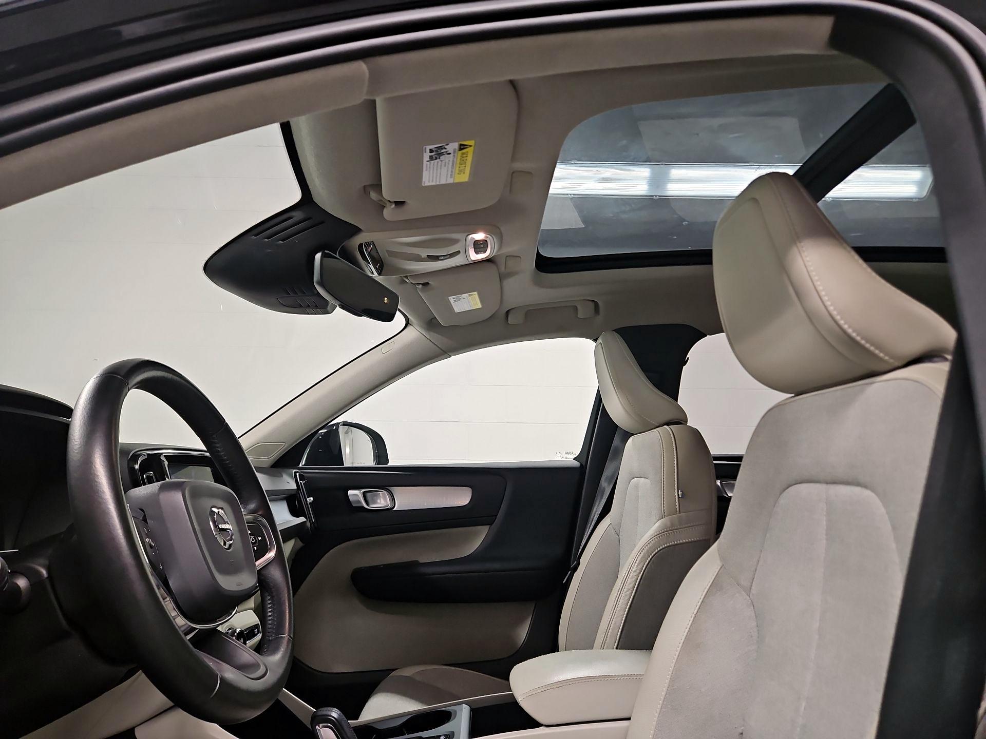 Thumbnail: 2020 Volvo XC40 - 20
