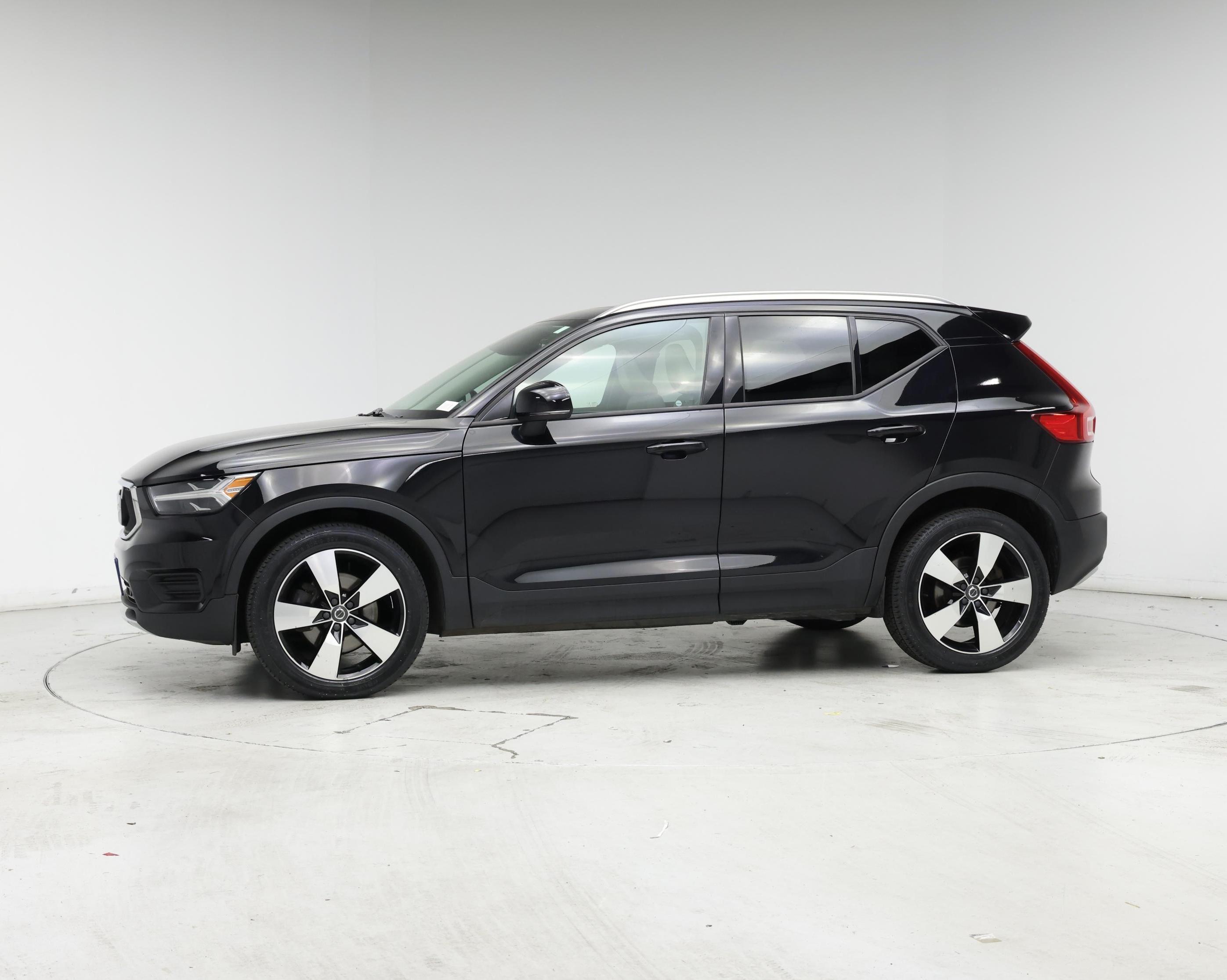 Thumbnail: 2020 Volvo XC40 - 3