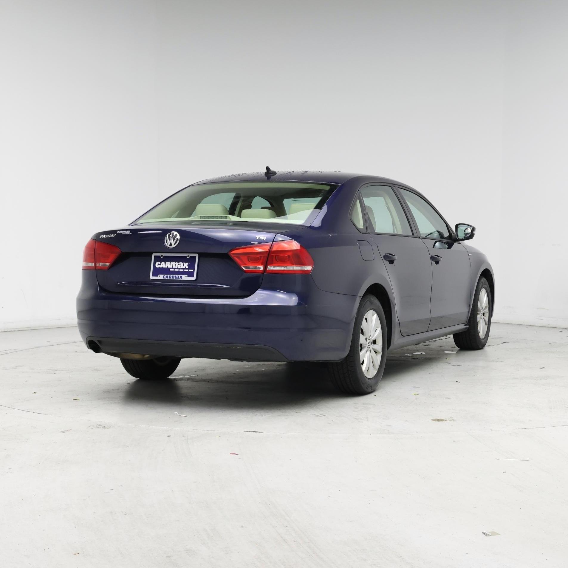 Thumbnail: 2015 Volkswagen Passat - 8