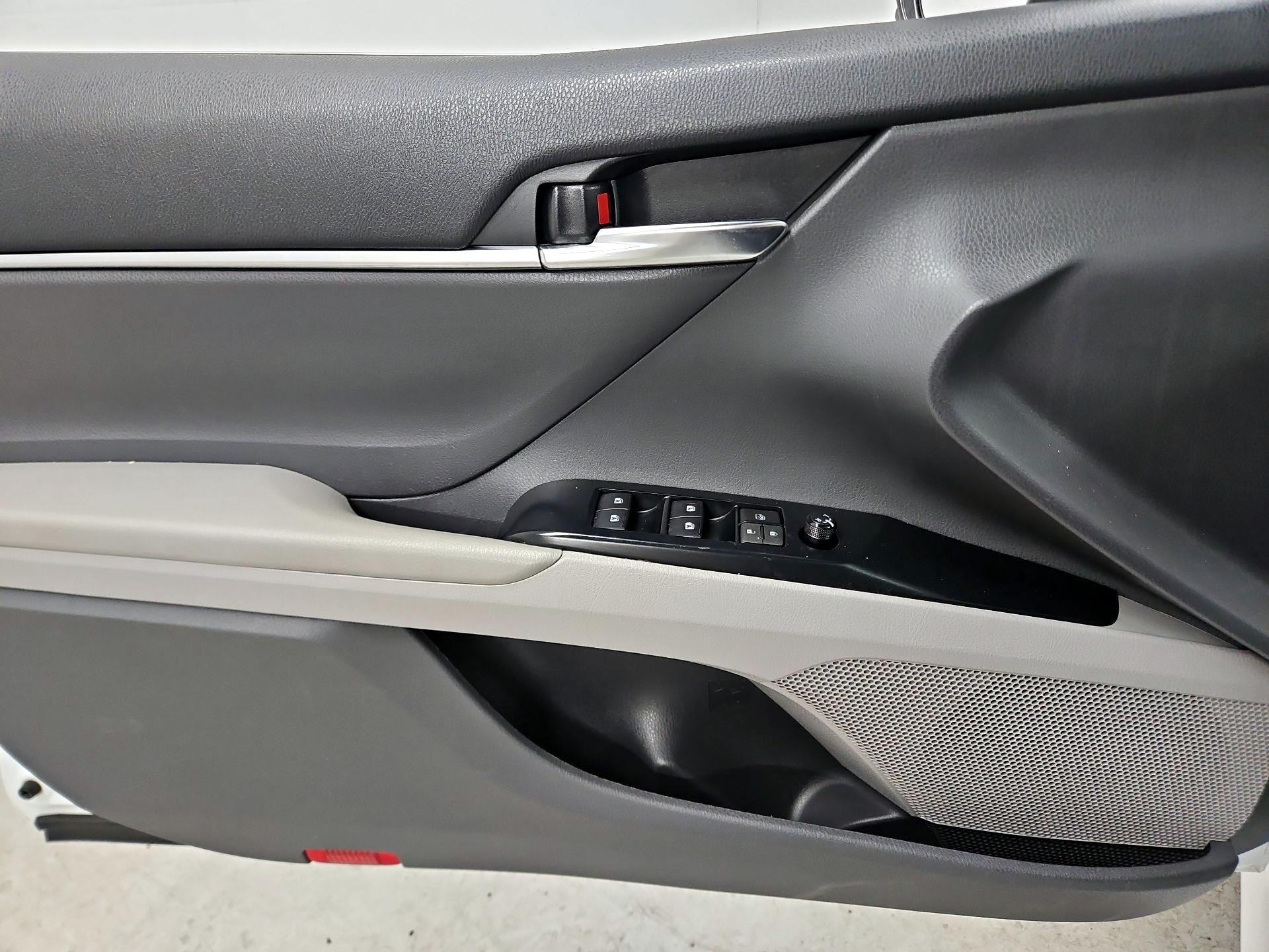 Thumbnail: 2020 Toyota Camry - 12