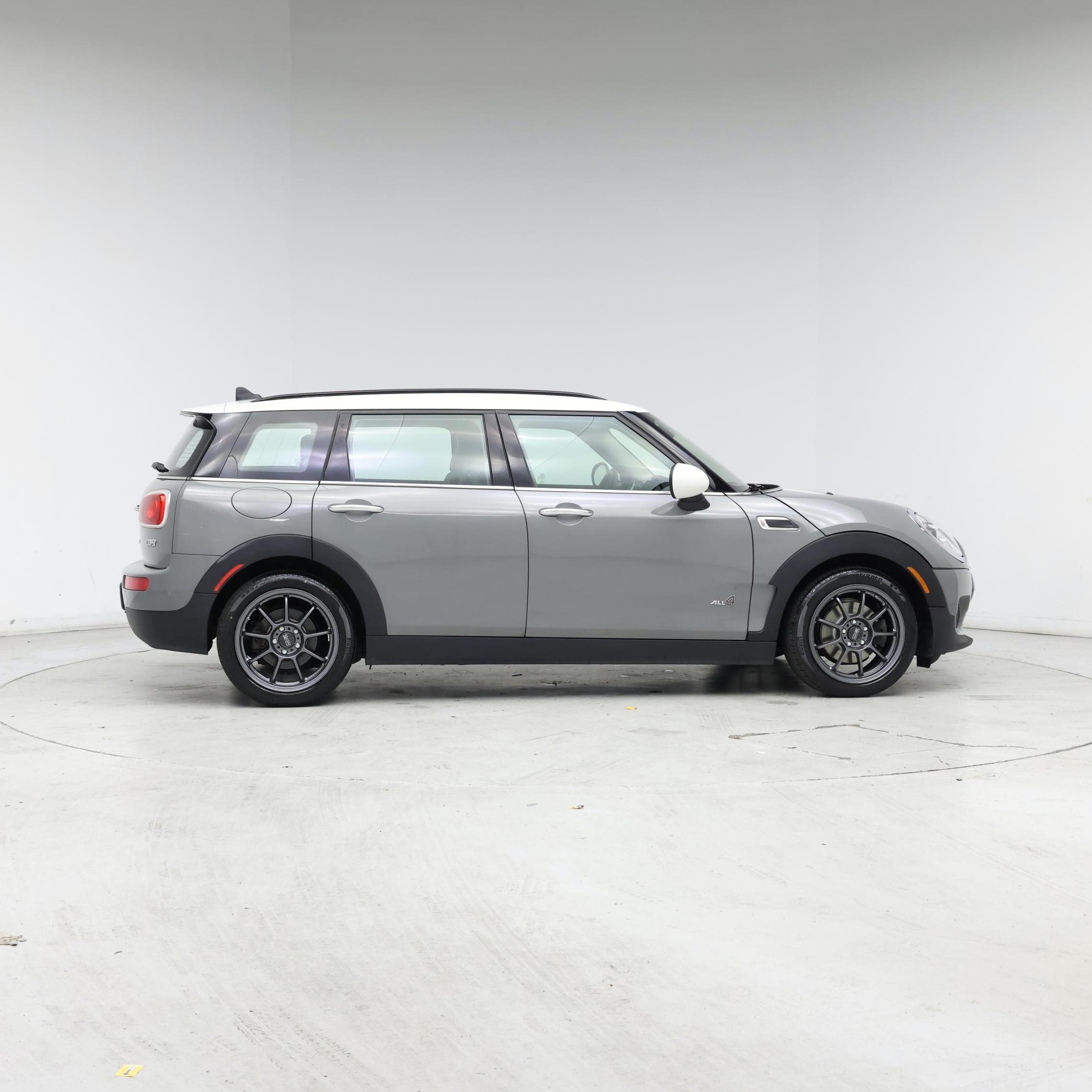 Thumbnail: 2017 MINI Cooper Clubman - 7