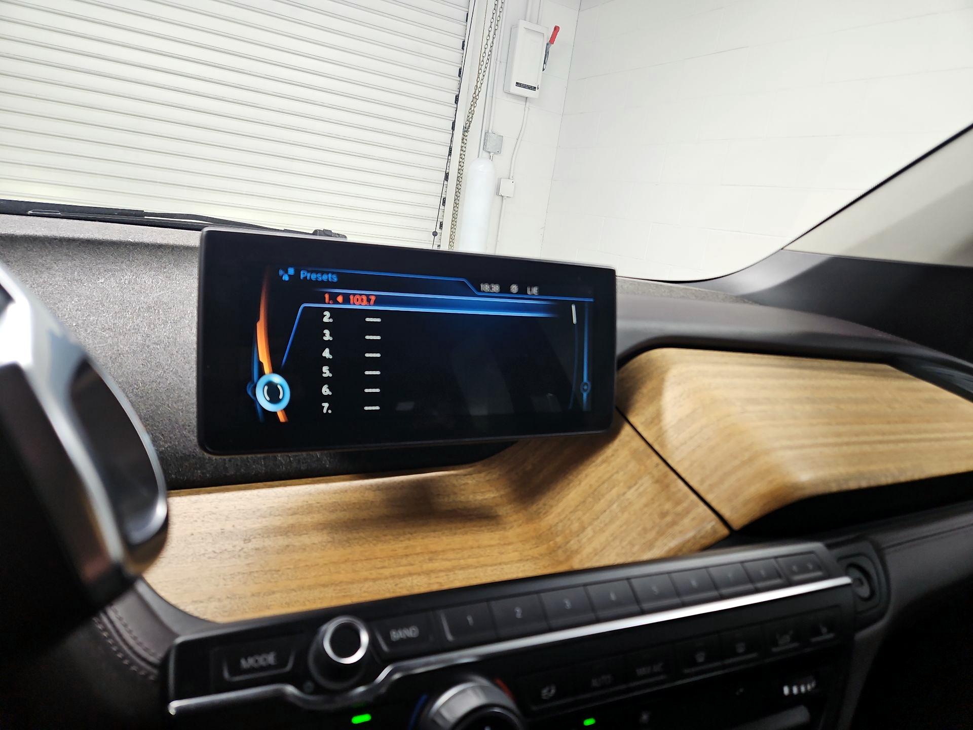 Thumbnail: 2015 BMW i3 - 16