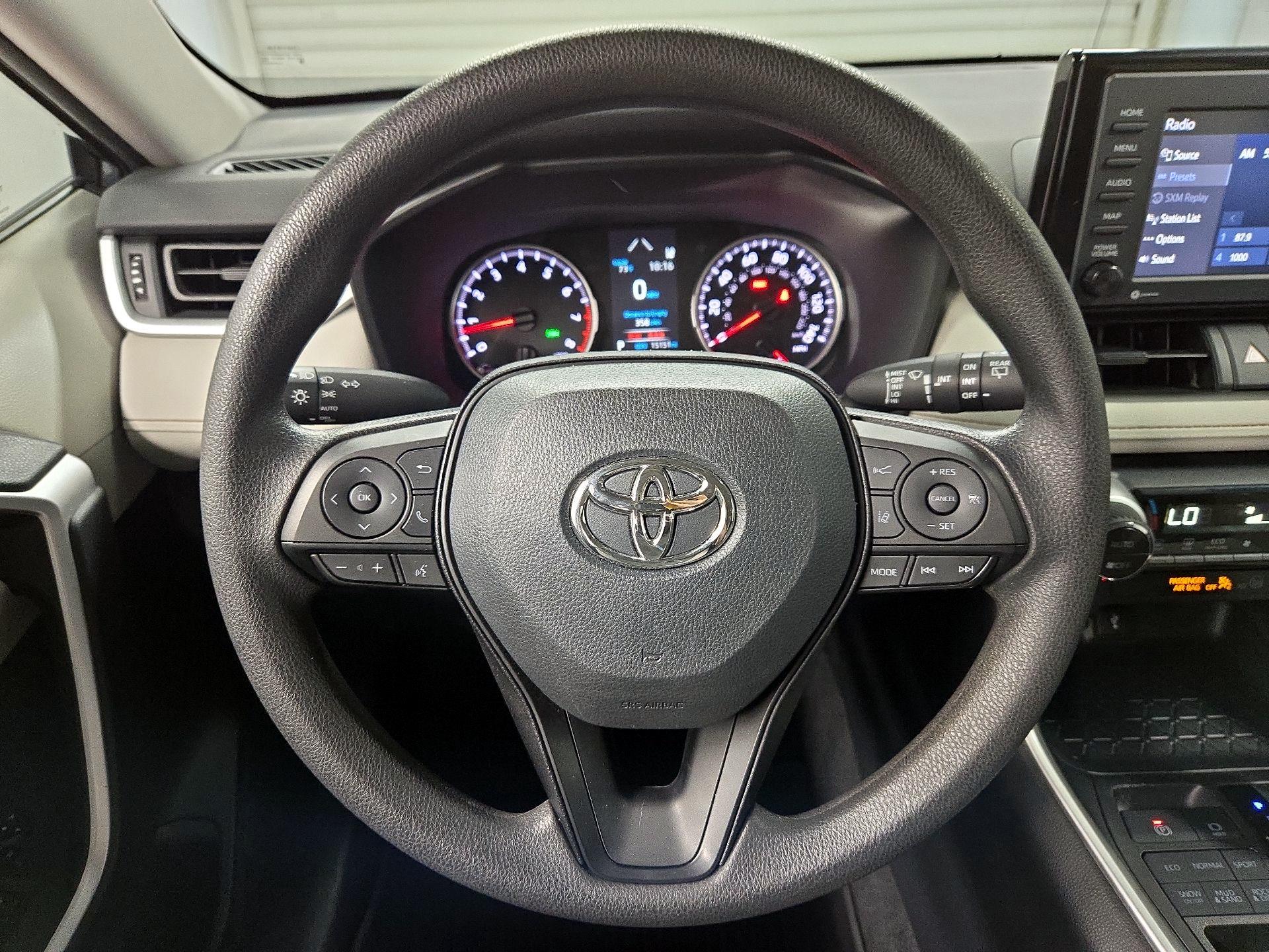 Thumbnail: 2022 Toyota RAV4 - 10