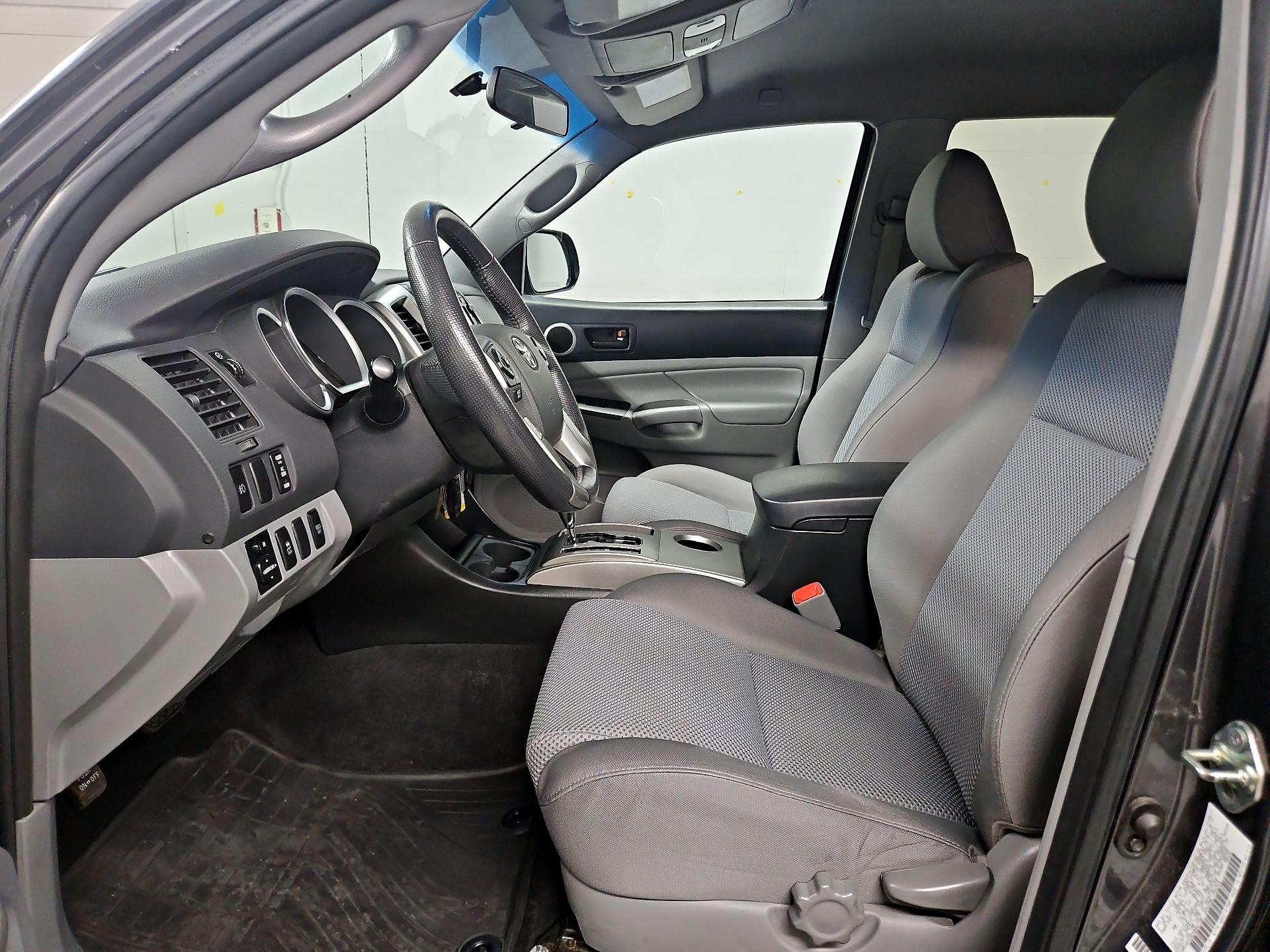 Thumbnail: 2014 Toyota Tacoma - 11