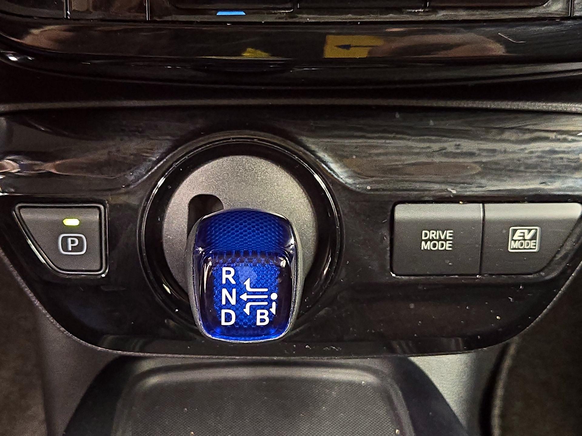 Thumbnail: 2021 Toyota Prius - 17