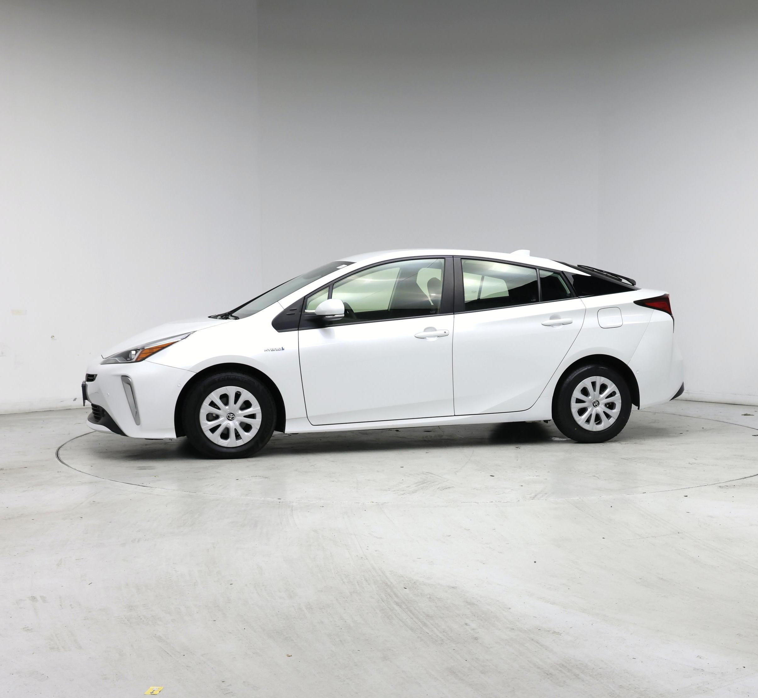 Thumbnail: 2021 Toyota Prius - 3