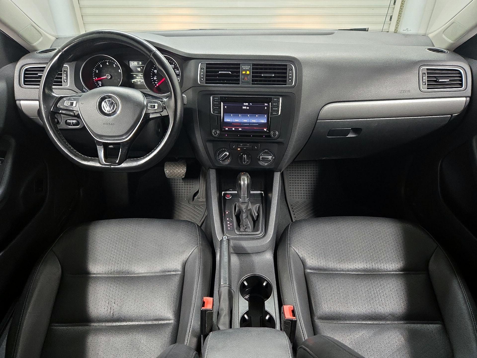 Thumbnail: 2016 Volkswagen Jetta - 9