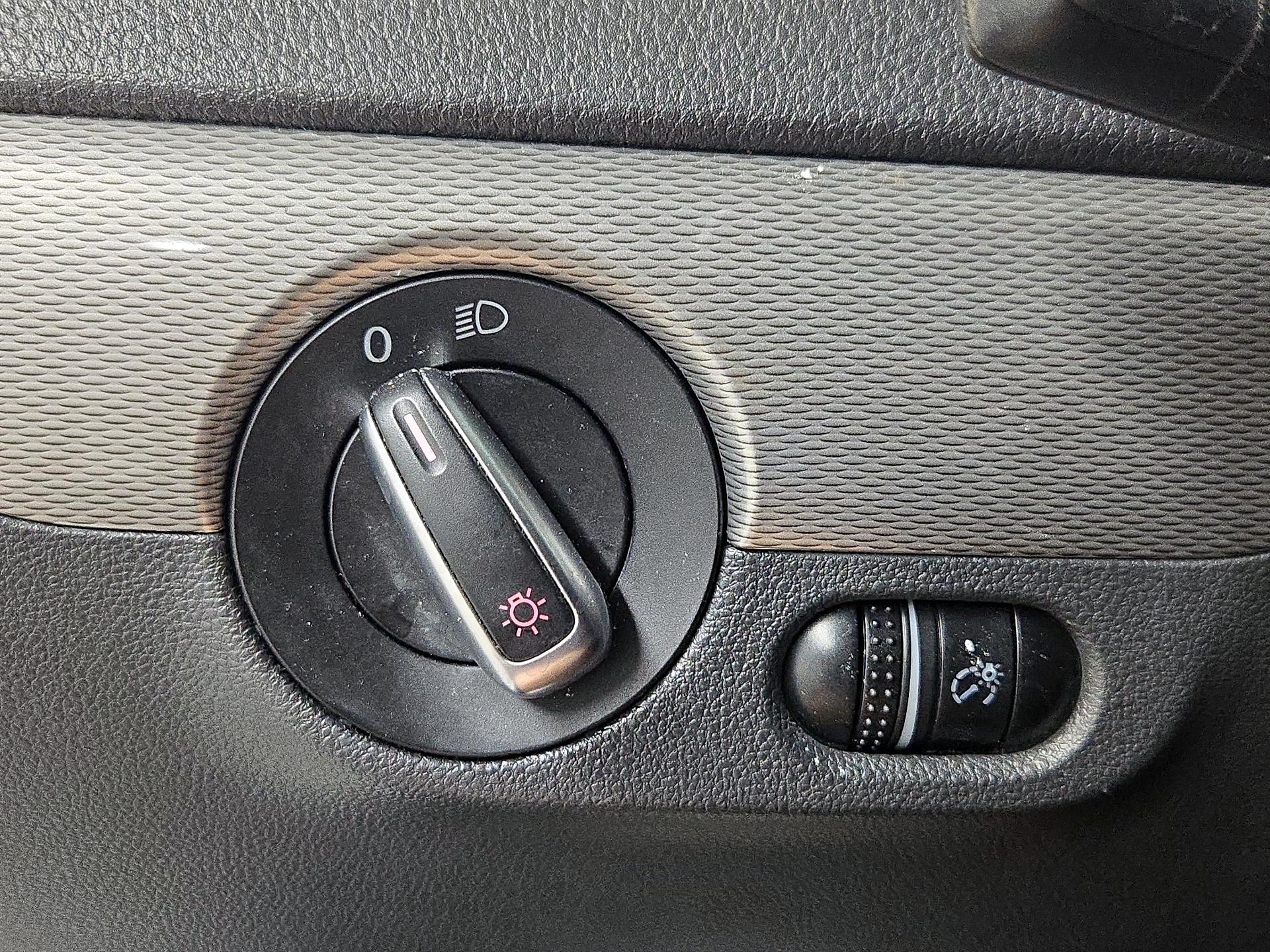 Thumbnail: 2016 Volkswagen Jetta - 13