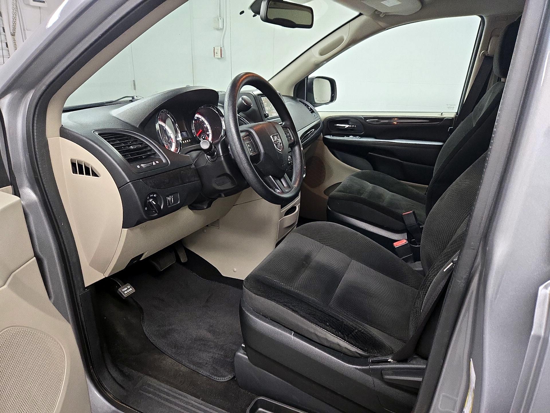 Thumbnail: 2019 Dodge Grand Caravan - 11
