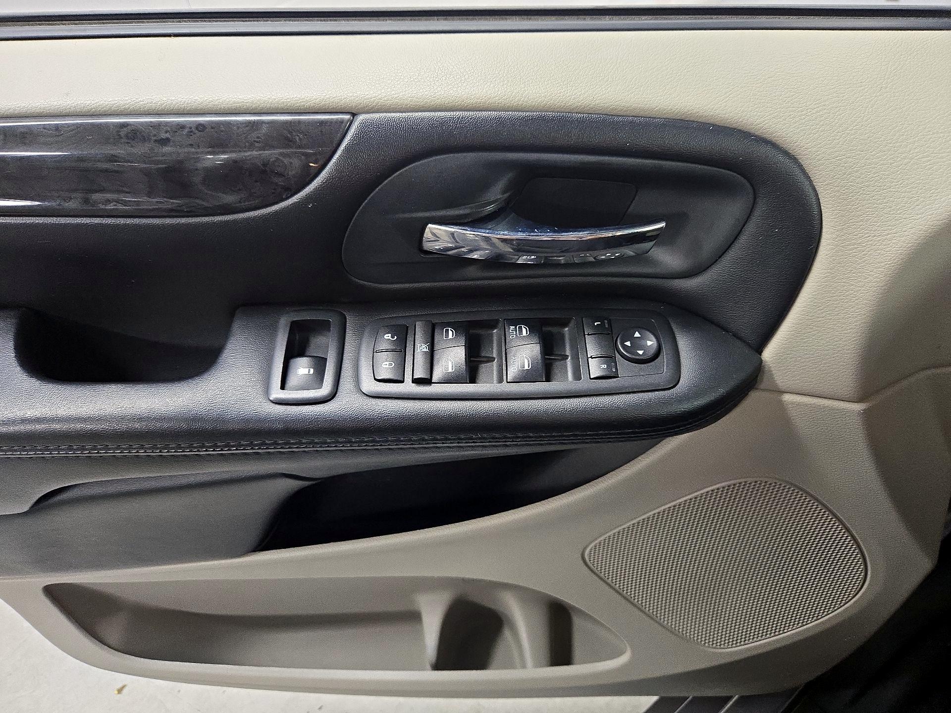 Thumbnail: 2019 Dodge Grand Caravan - 12