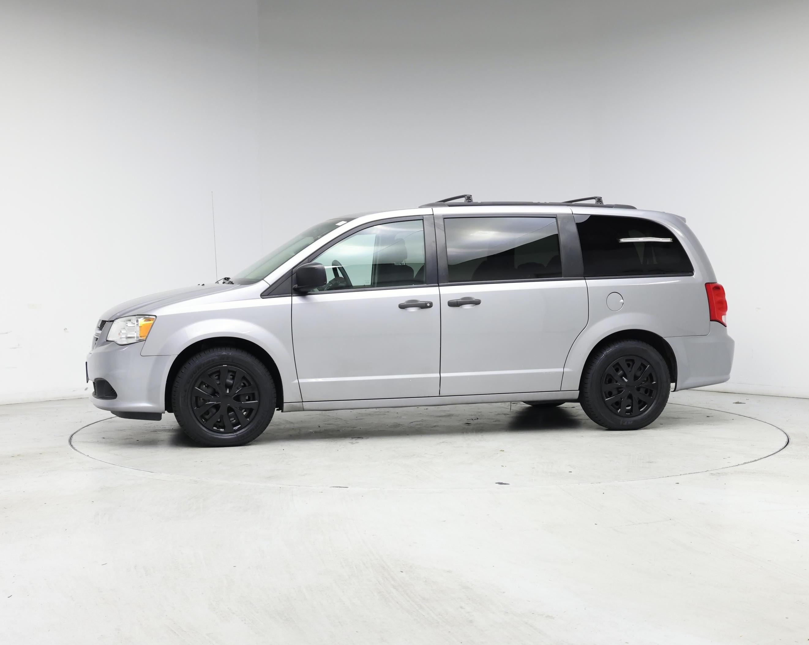 Thumbnail: 2019 Dodge Grand Caravan - 3