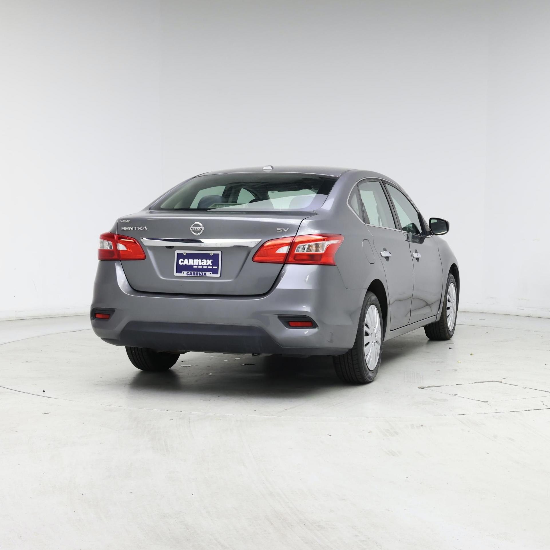 Thumbnail: 2017 Nissan Sentra - 8