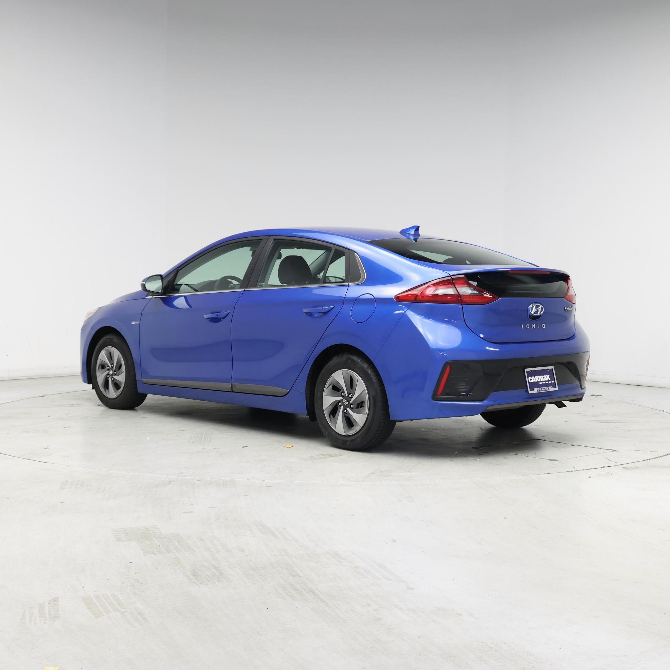 Thumbnail: 2017 Hyundai Ioniq - 2
