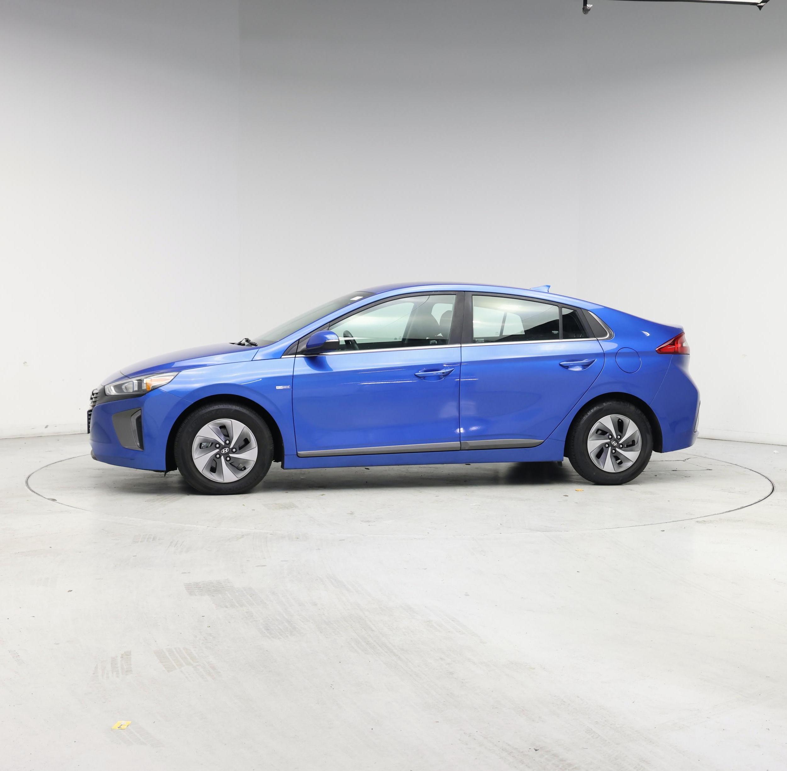 Thumbnail: 2017 Hyundai Ioniq - 3