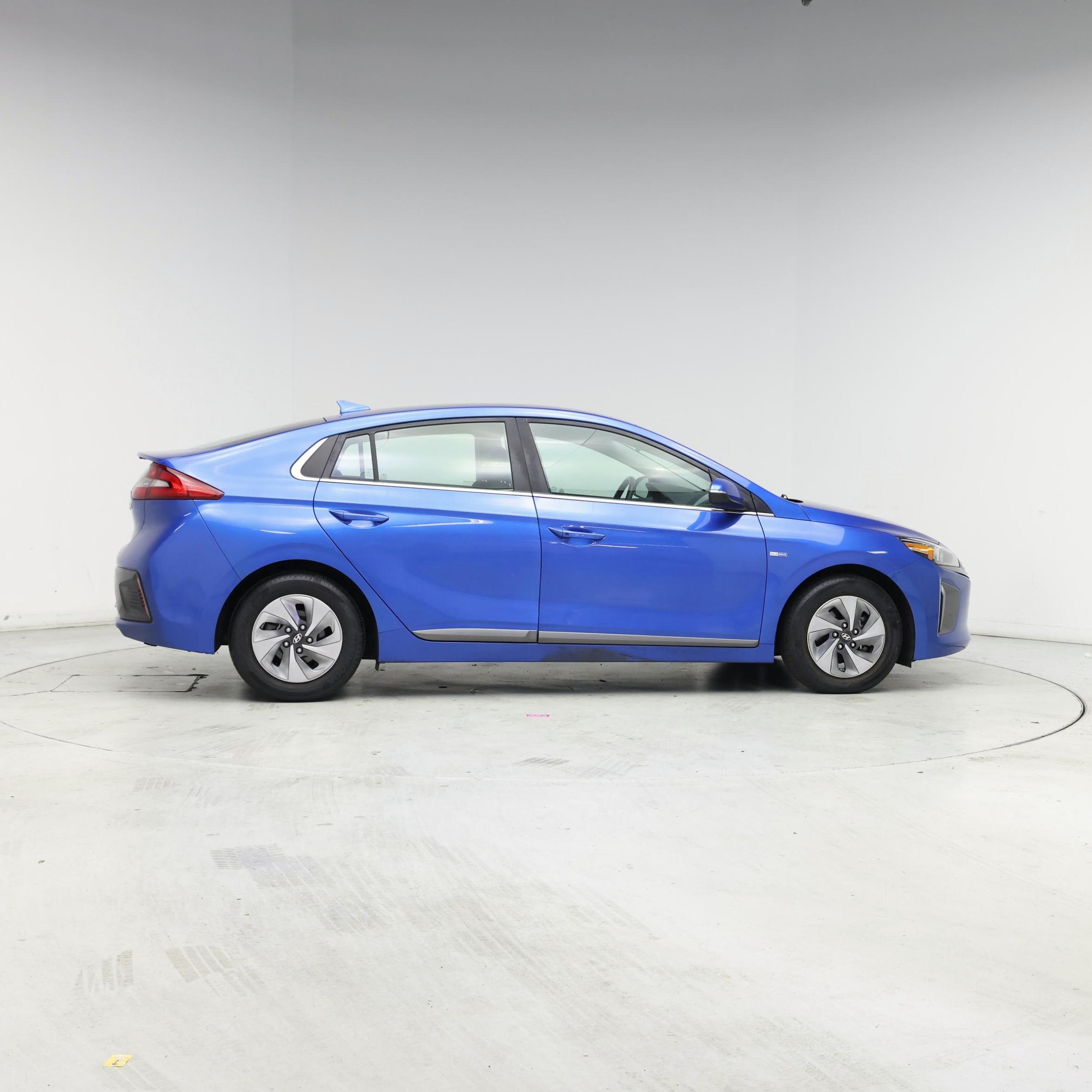 Thumbnail: 2017 Hyundai Ioniq - 7