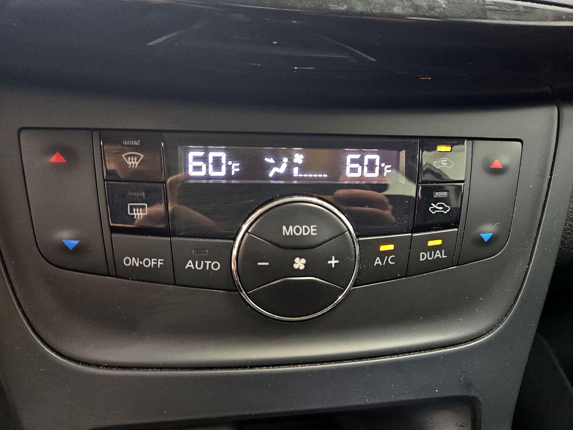 Thumbnail: 2019 Nissan Sentra - 16