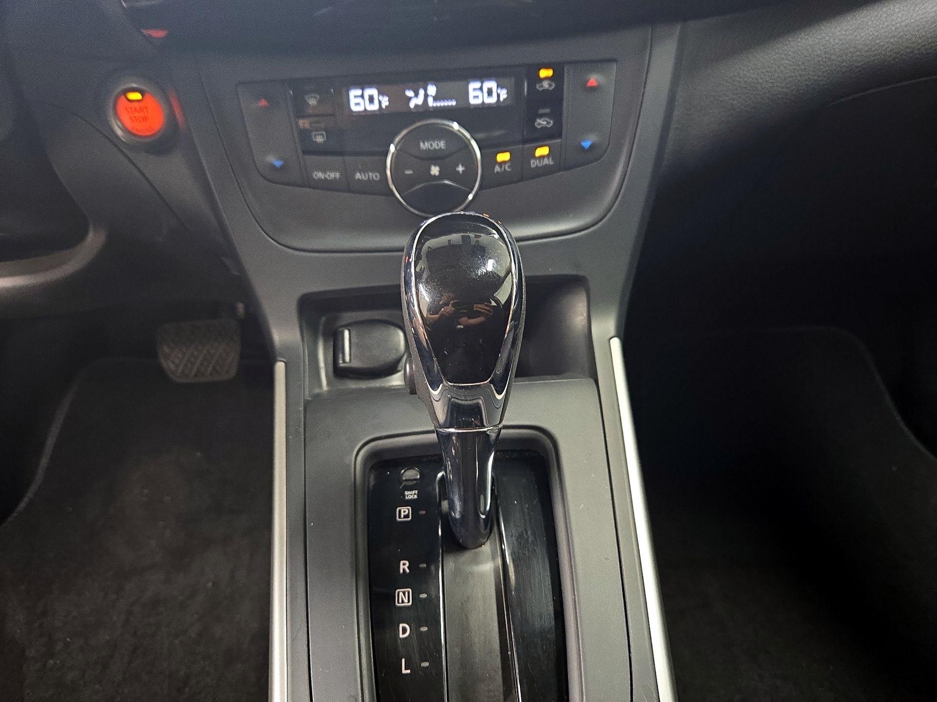 Thumbnail: 2019 Nissan Sentra - 17