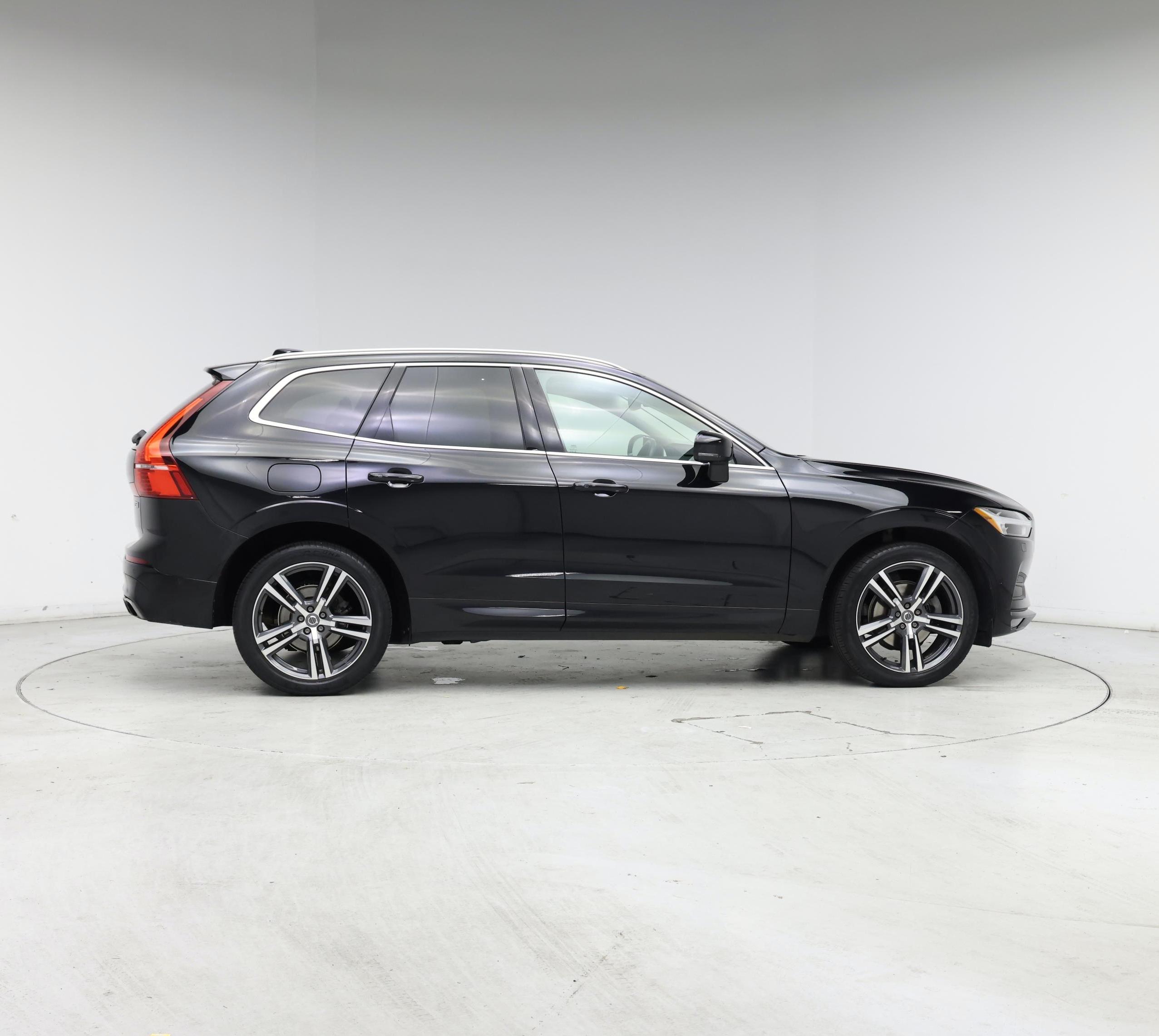 Thumbnail: 2018 Volvo XC60 - 7