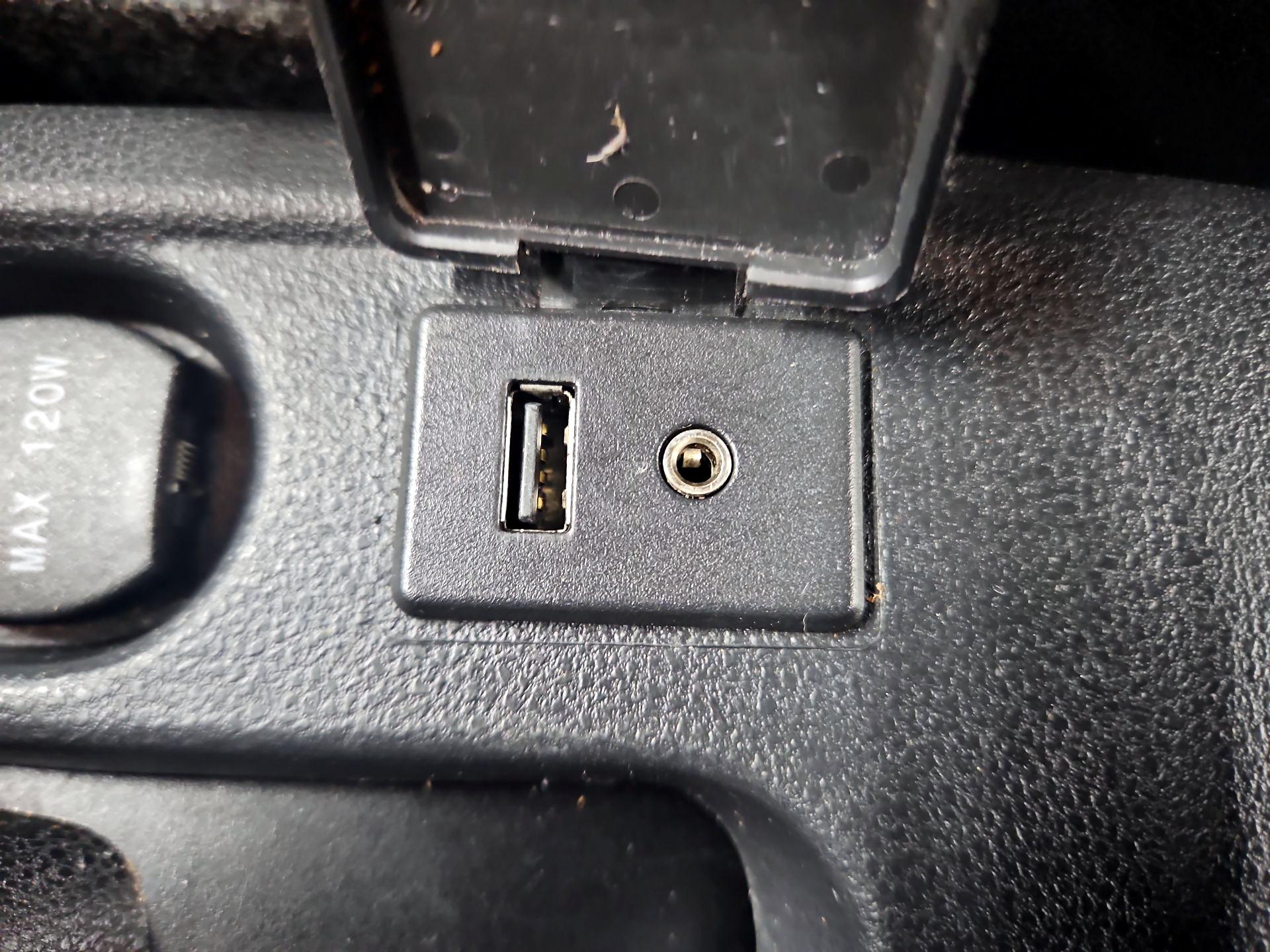 Thumbnail: 2016 Nissan Versa - 17