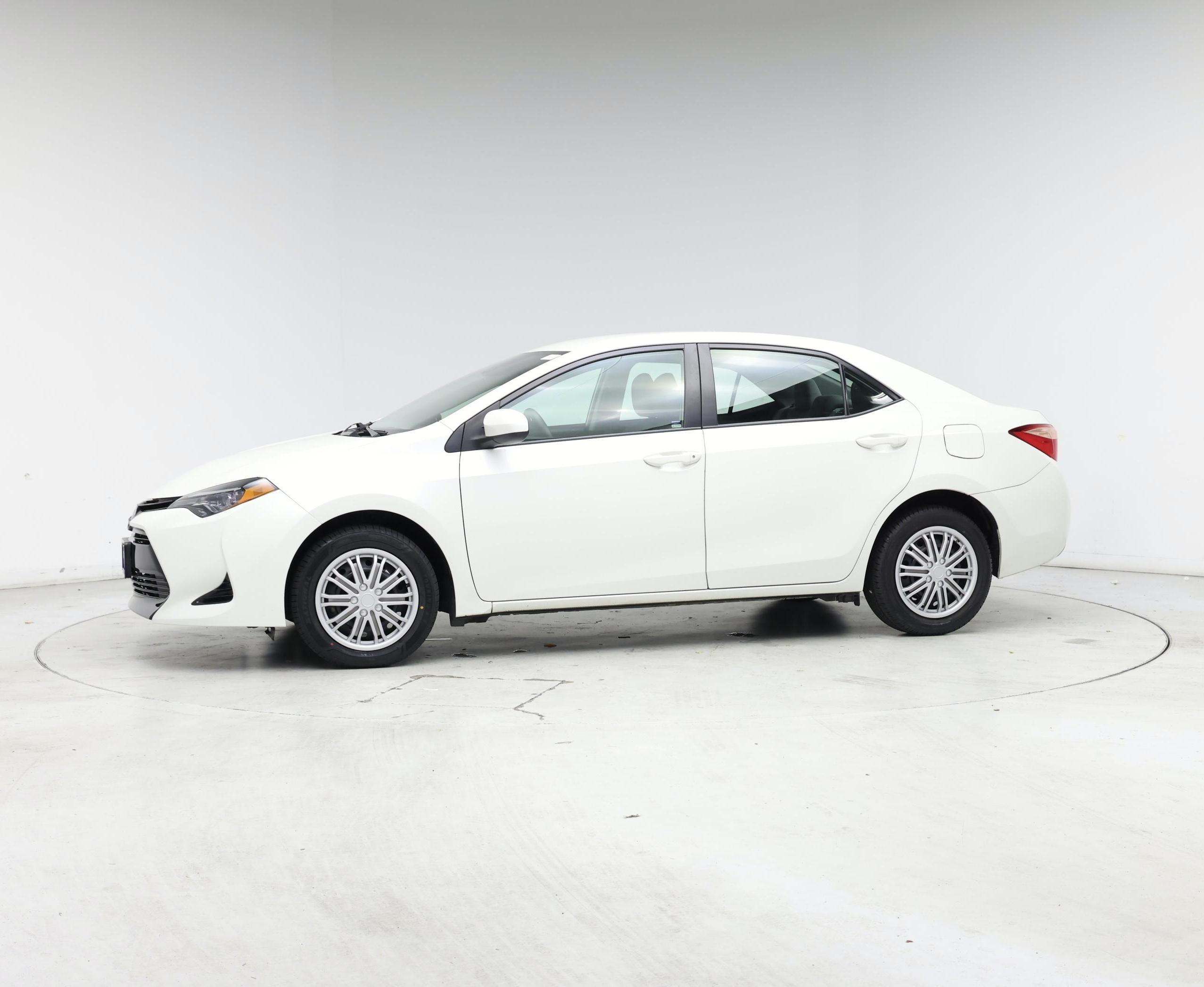 Thumbnail: 2018 Toyota Corolla - 3