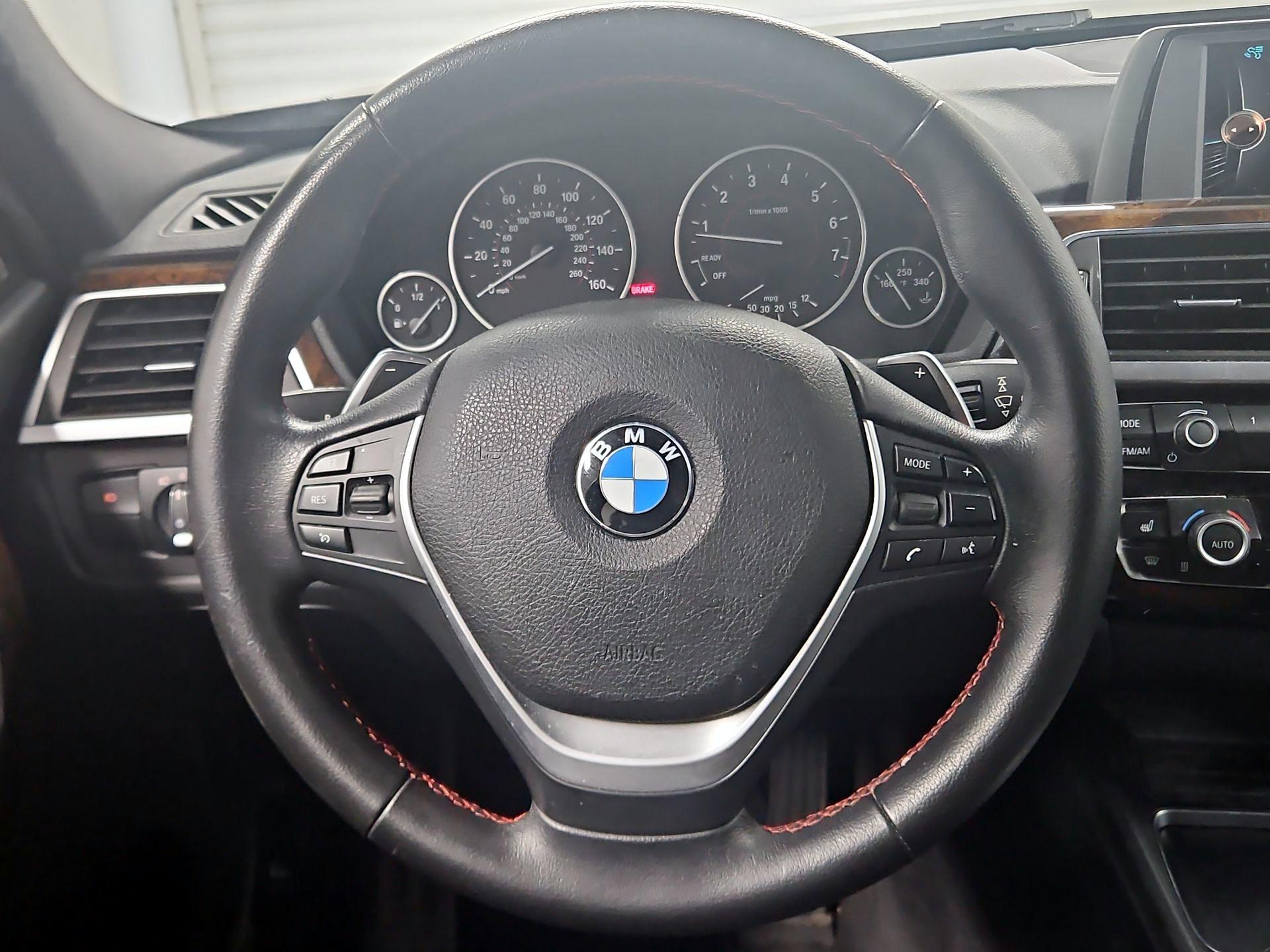 Thumbnail: 2016 BMW 3 Series - 10