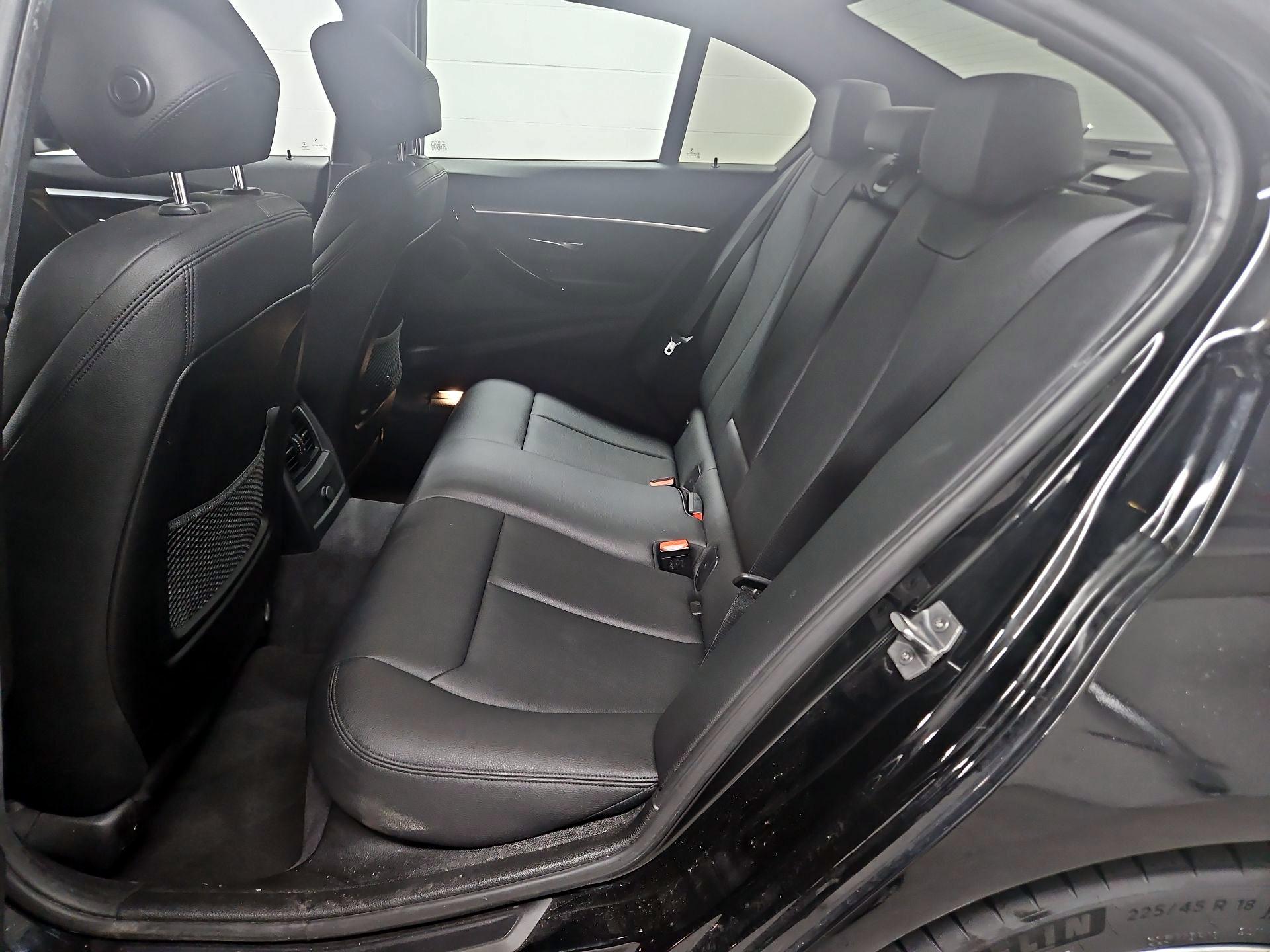 Thumbnail: 2016 BMW 3 Series - 19