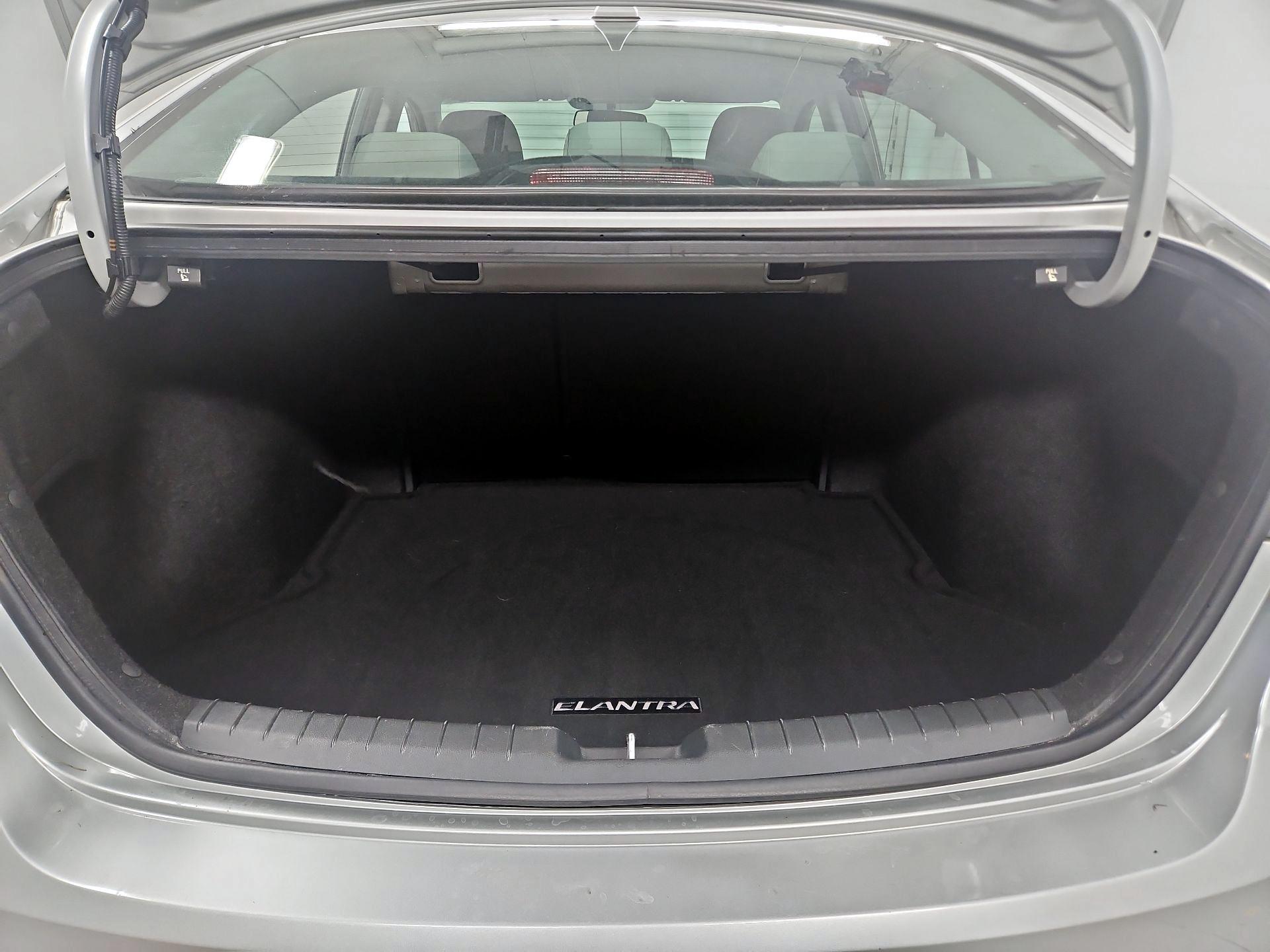 Thumbnail: 2017 Hyundai Elantra - 20