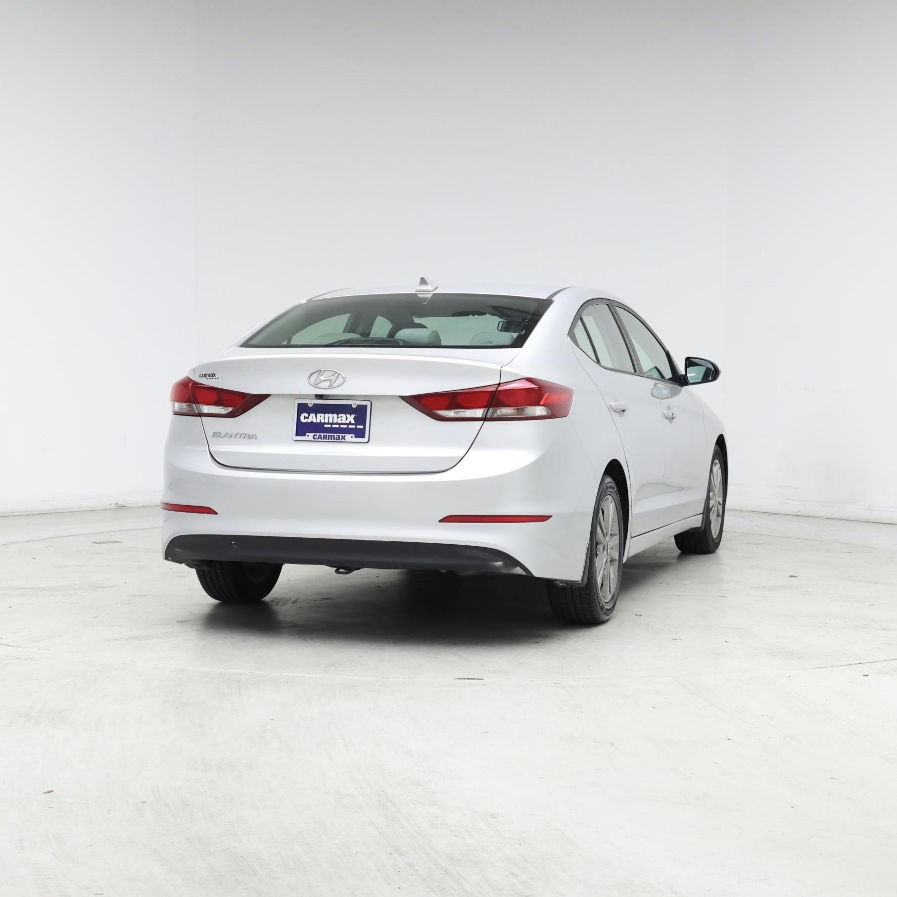 Thumbnail: 2017 Hyundai Elantra - 8