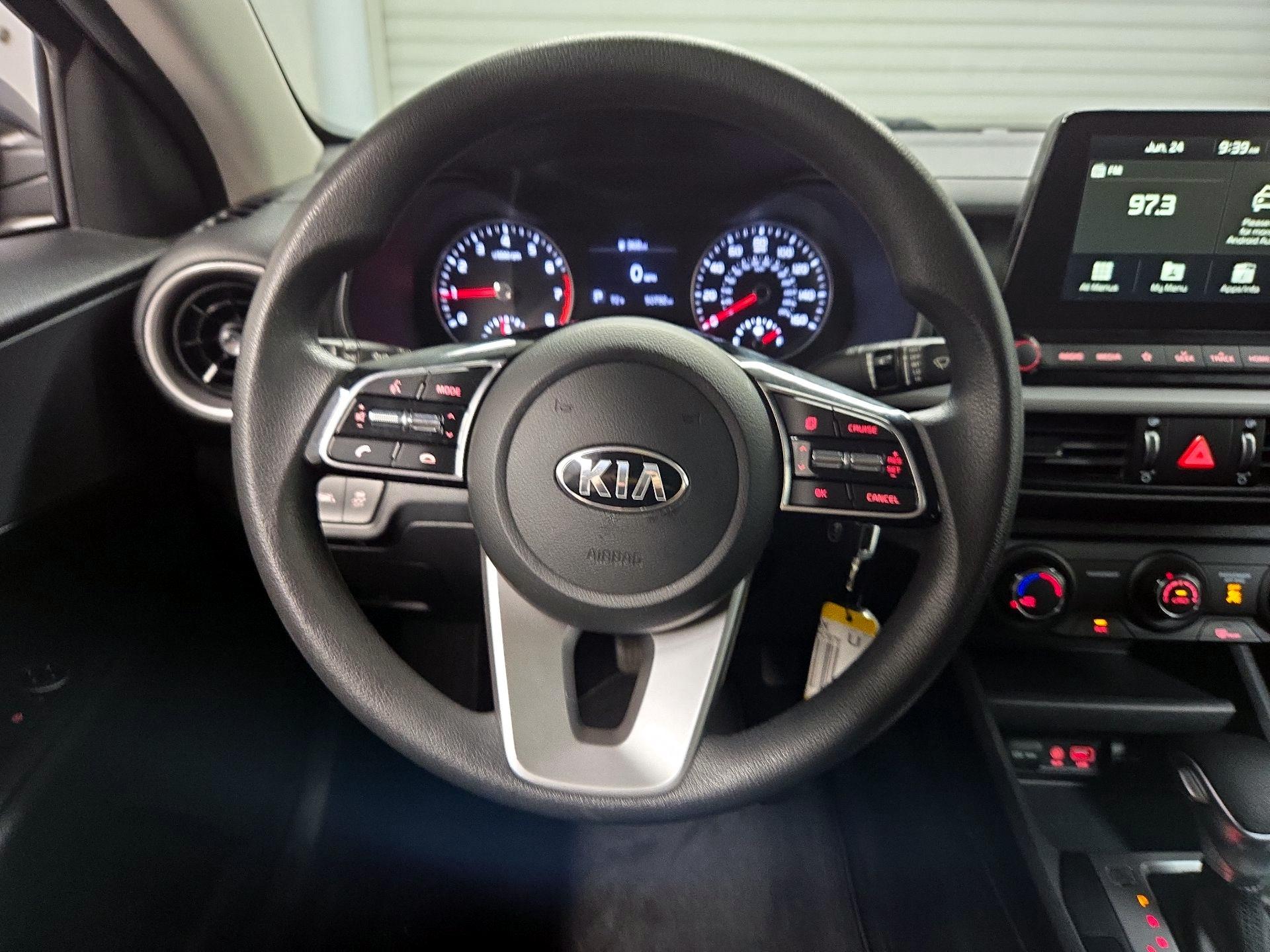 Thumbnail: 2020 Kia Forte - 10