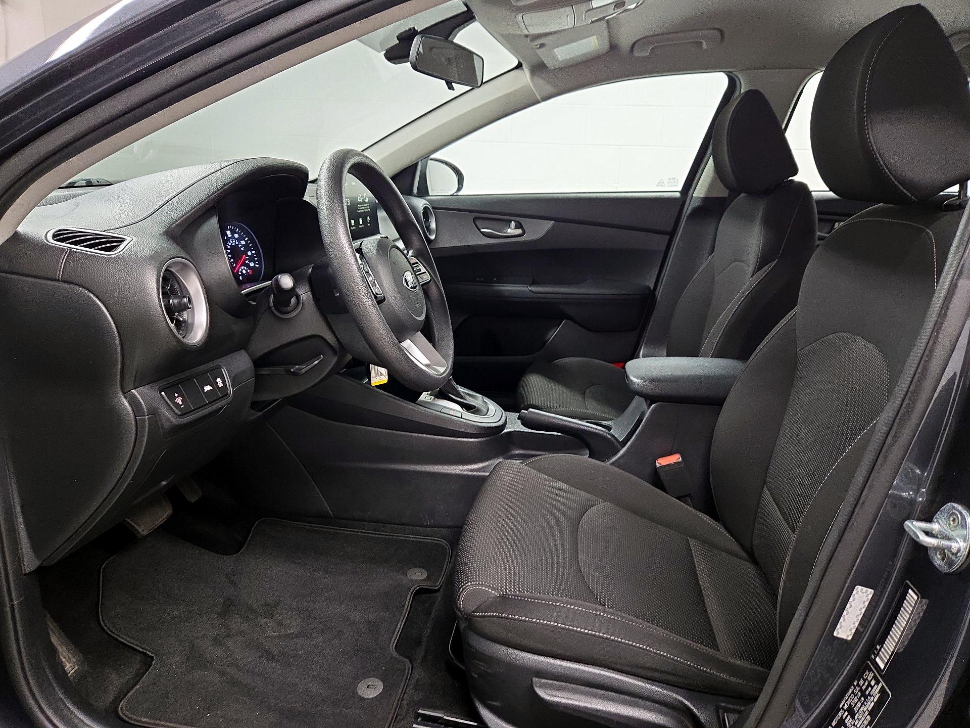 Thumbnail: 2020 Kia Forte - 11