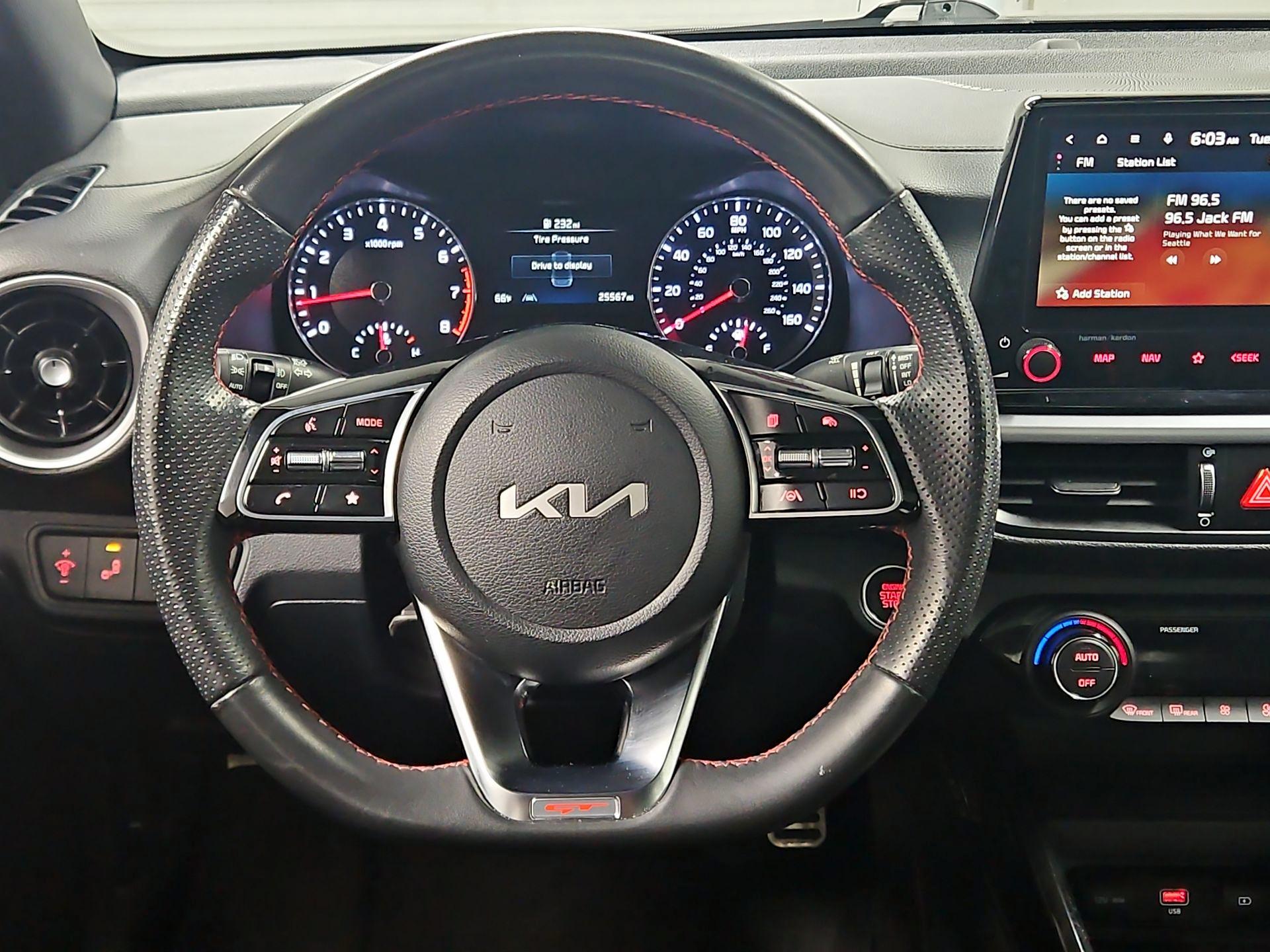 Thumbnail: 2022 Kia Forte - 10