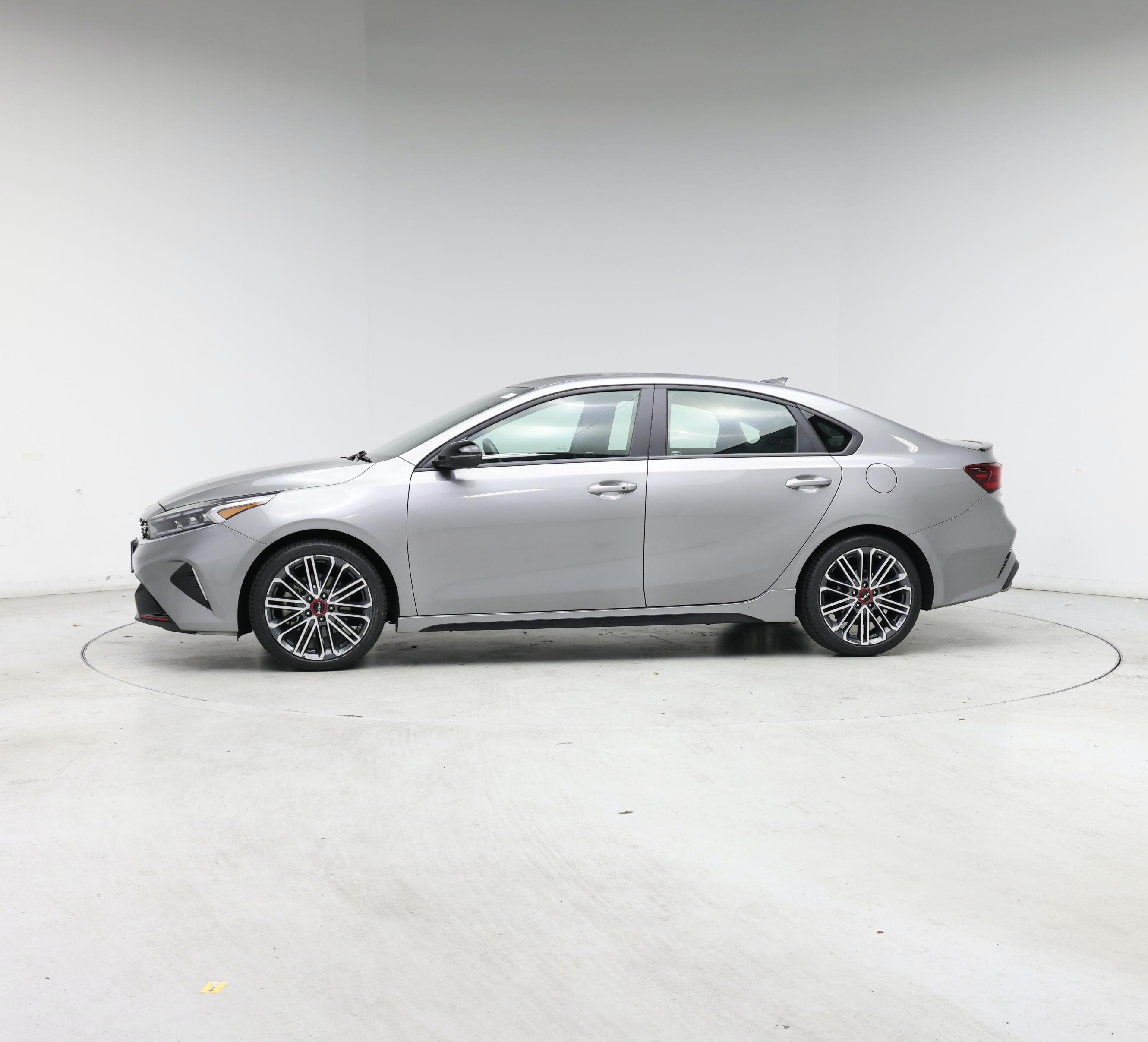 Thumbnail: 2022 Kia Forte - 3