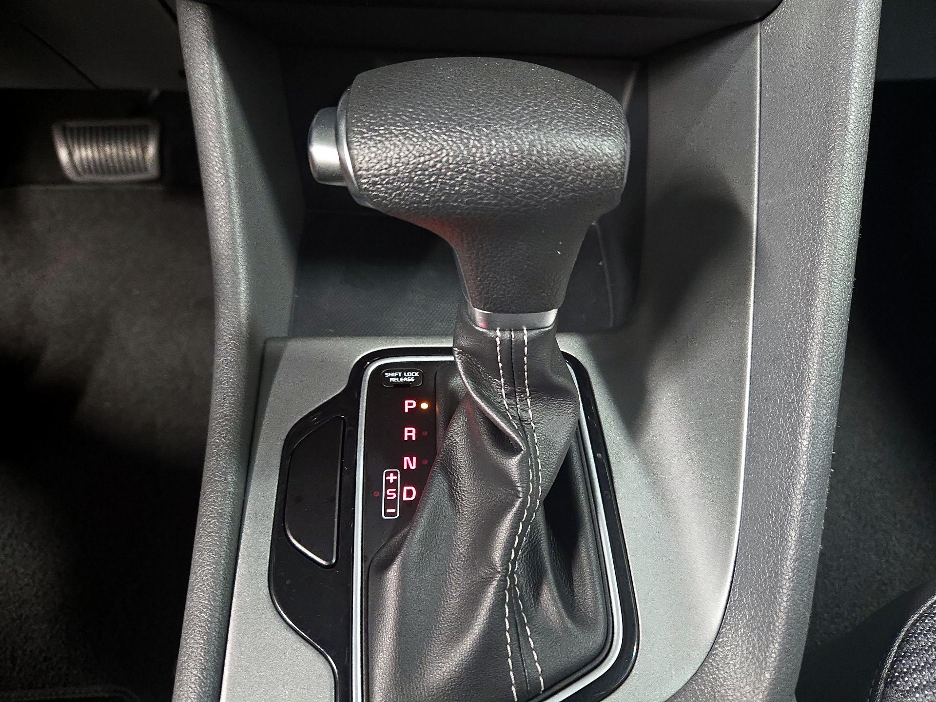 Thumbnail: 2020 Kia Niro - 17