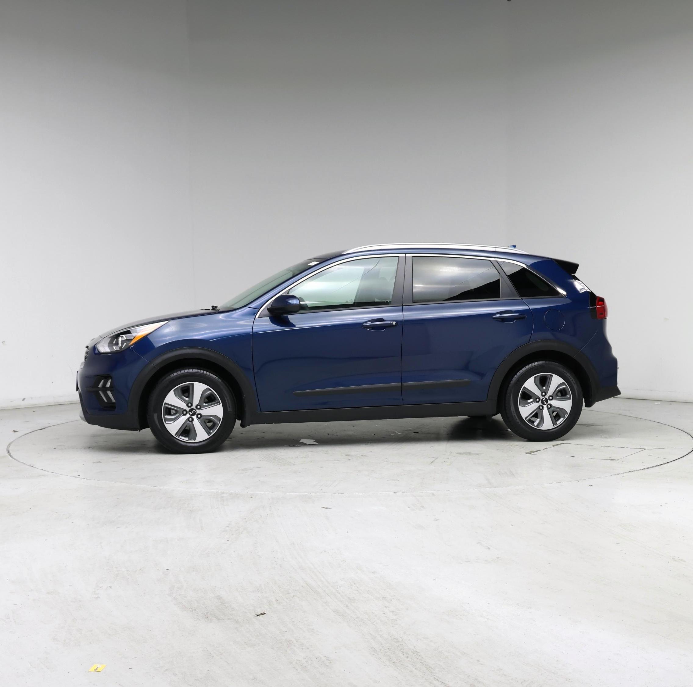 Thumbnail: 2020 Kia Niro - 3