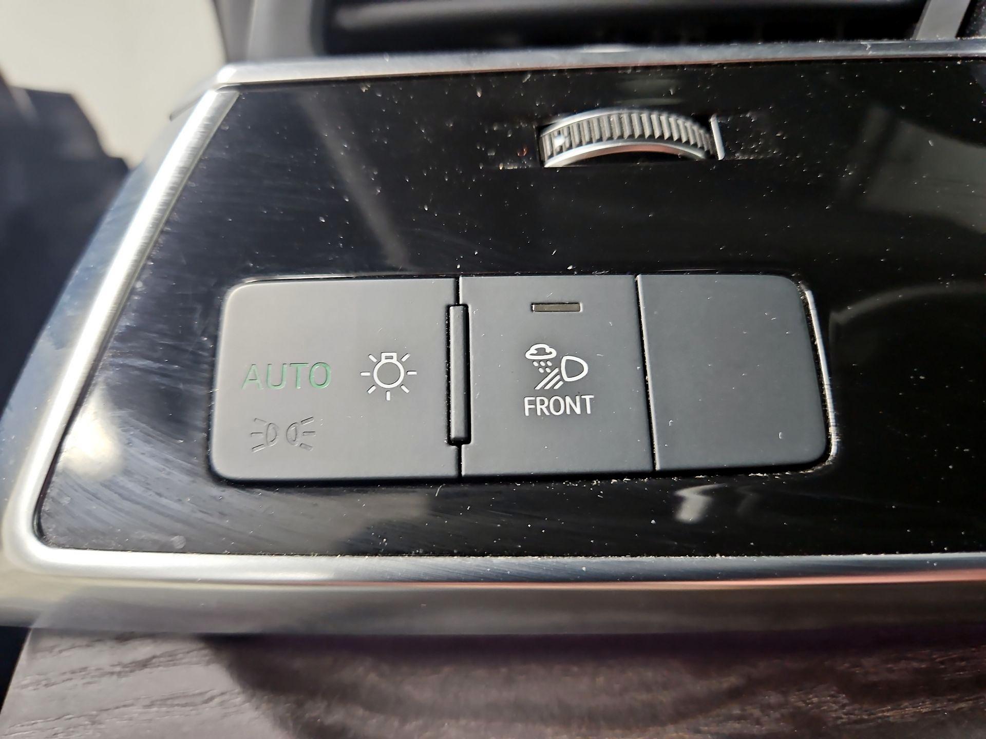 Thumbnail: 2019 Audi Q8 - 13