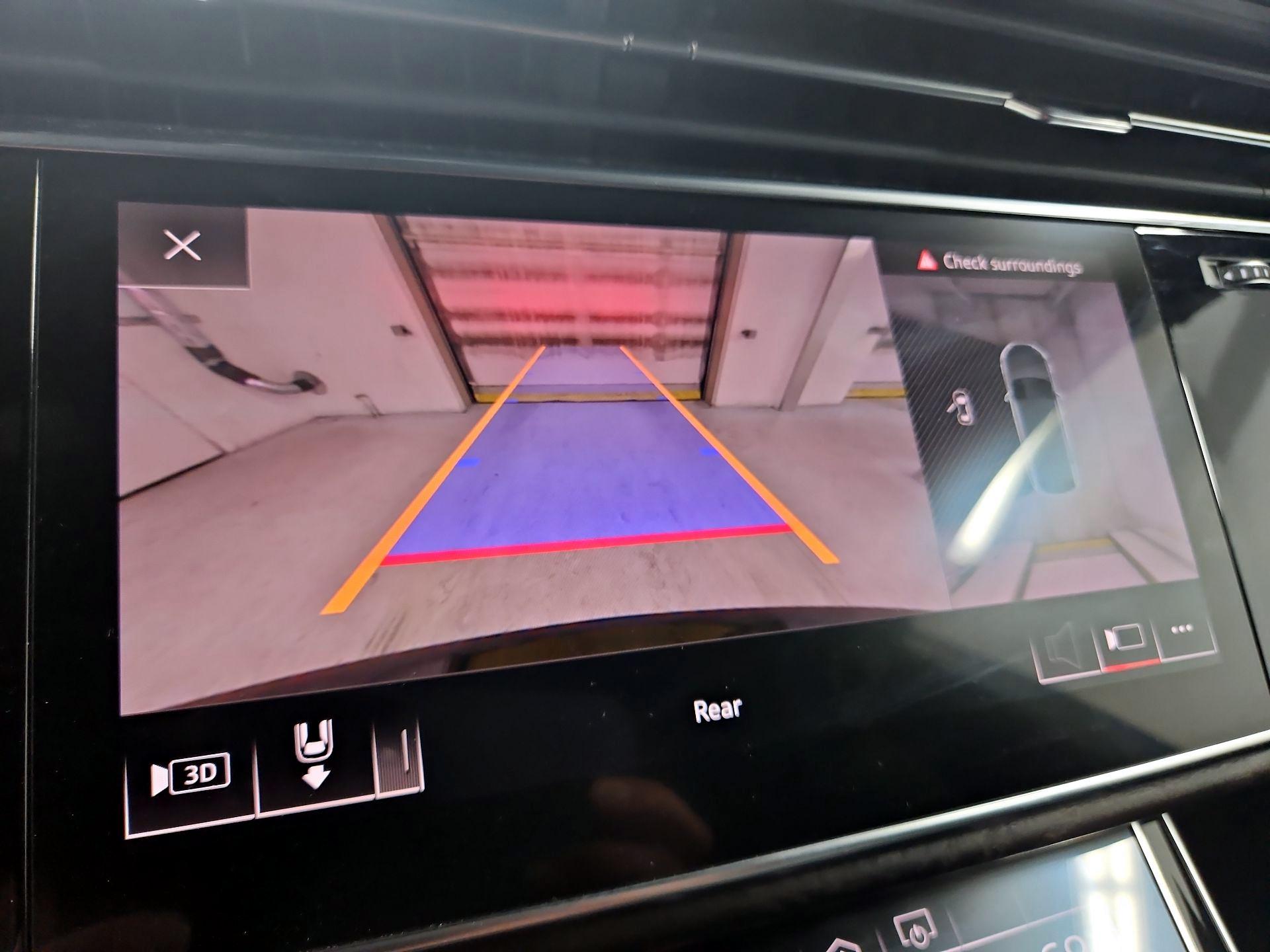 Thumbnail: 2019 Audi Q8 - 14
