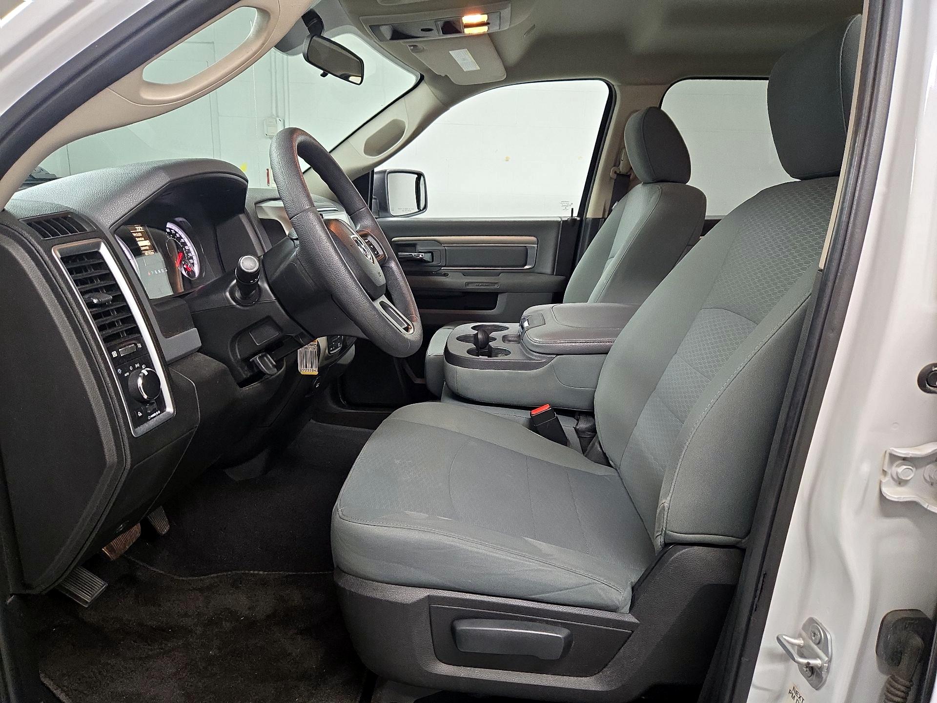Thumbnail: 2019 RAM 1500 Classic - 11