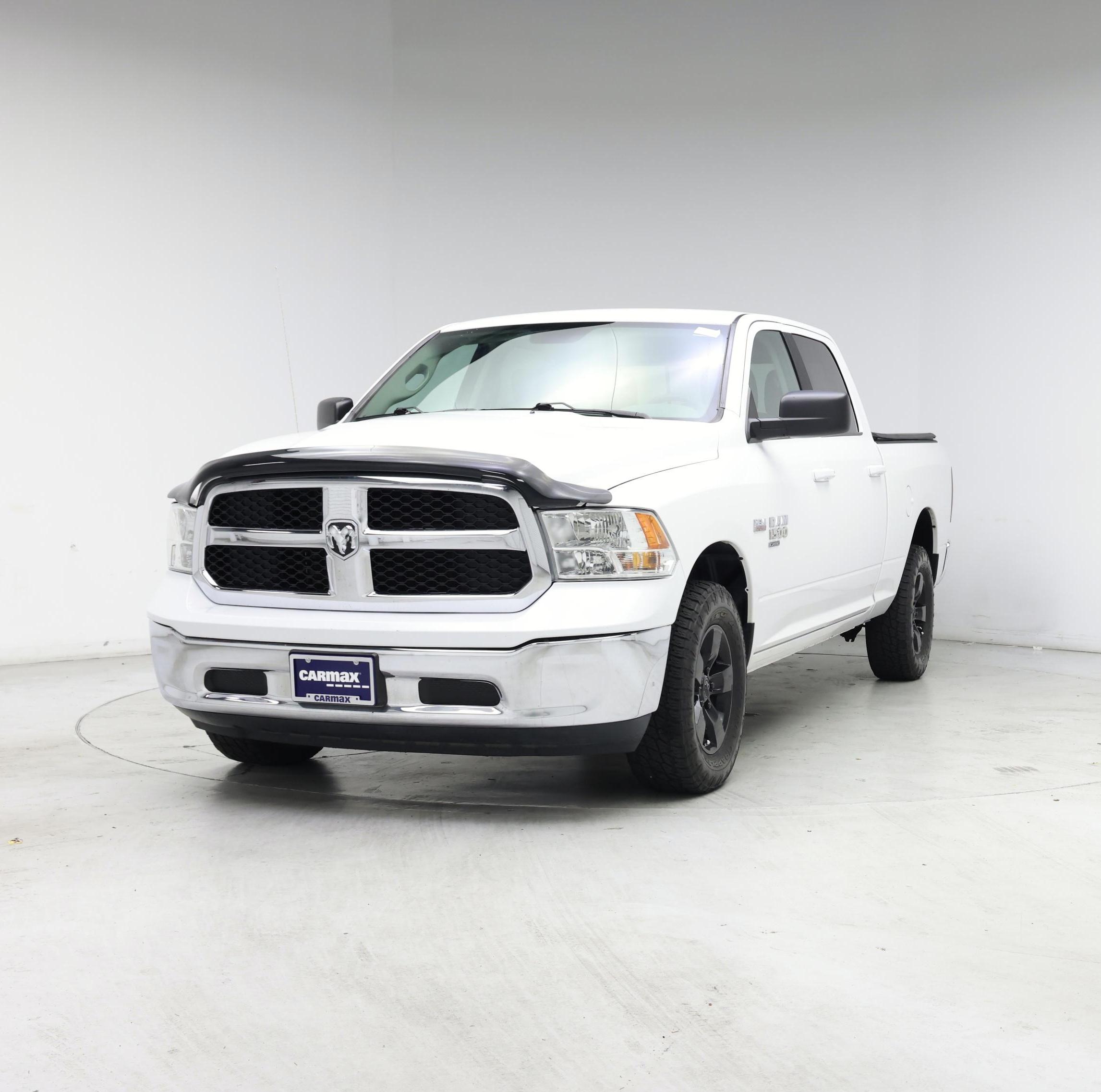 Thumbnail: 2019 RAM 1500 Classic - 4