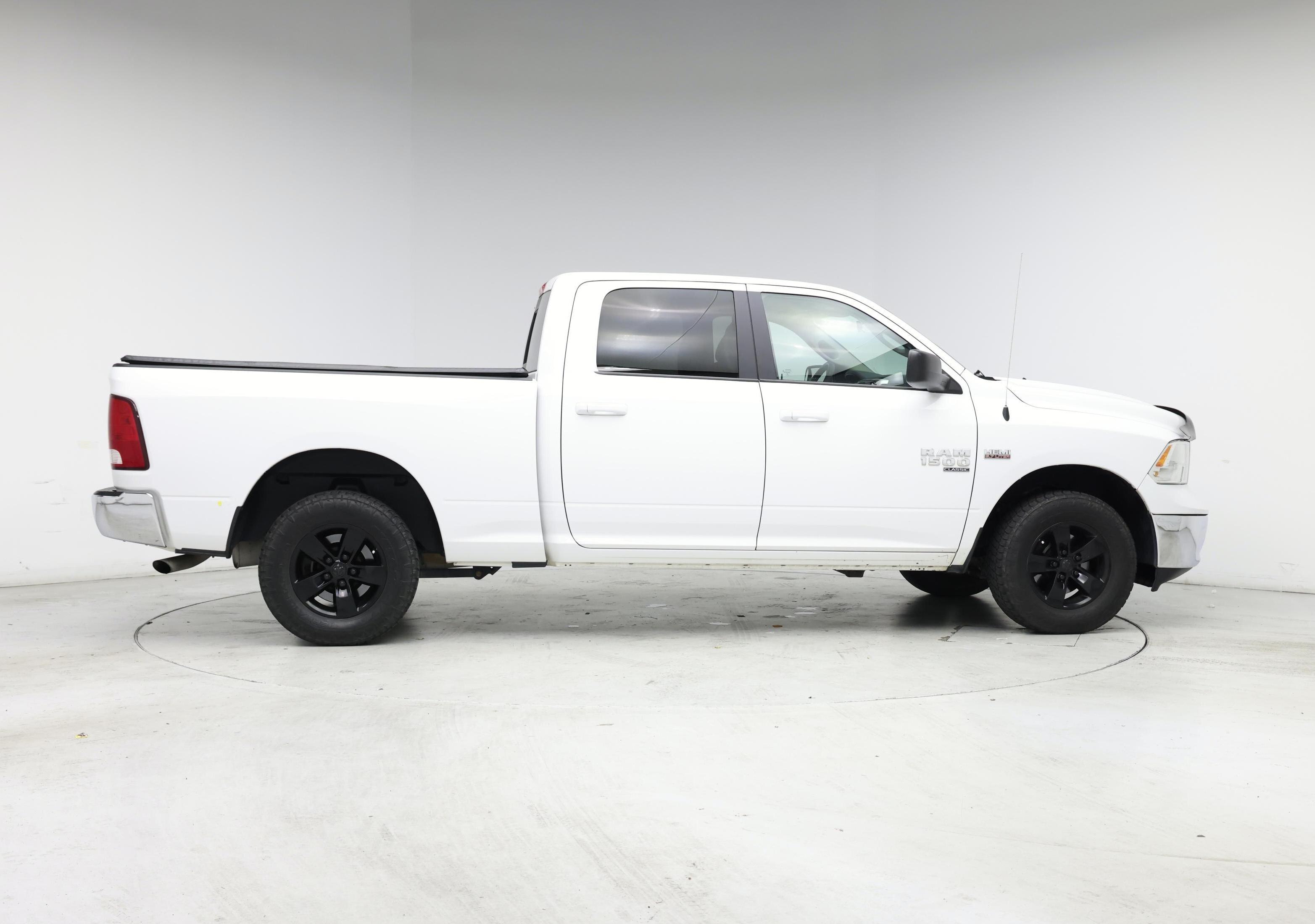 Thumbnail: 2019 RAM 1500 Classic - 7