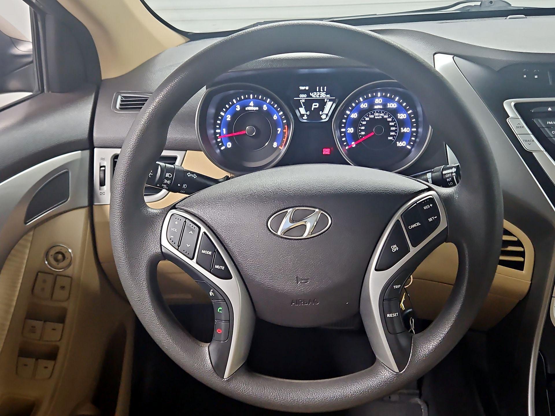Thumbnail: 2013 Hyundai Elantra - 10