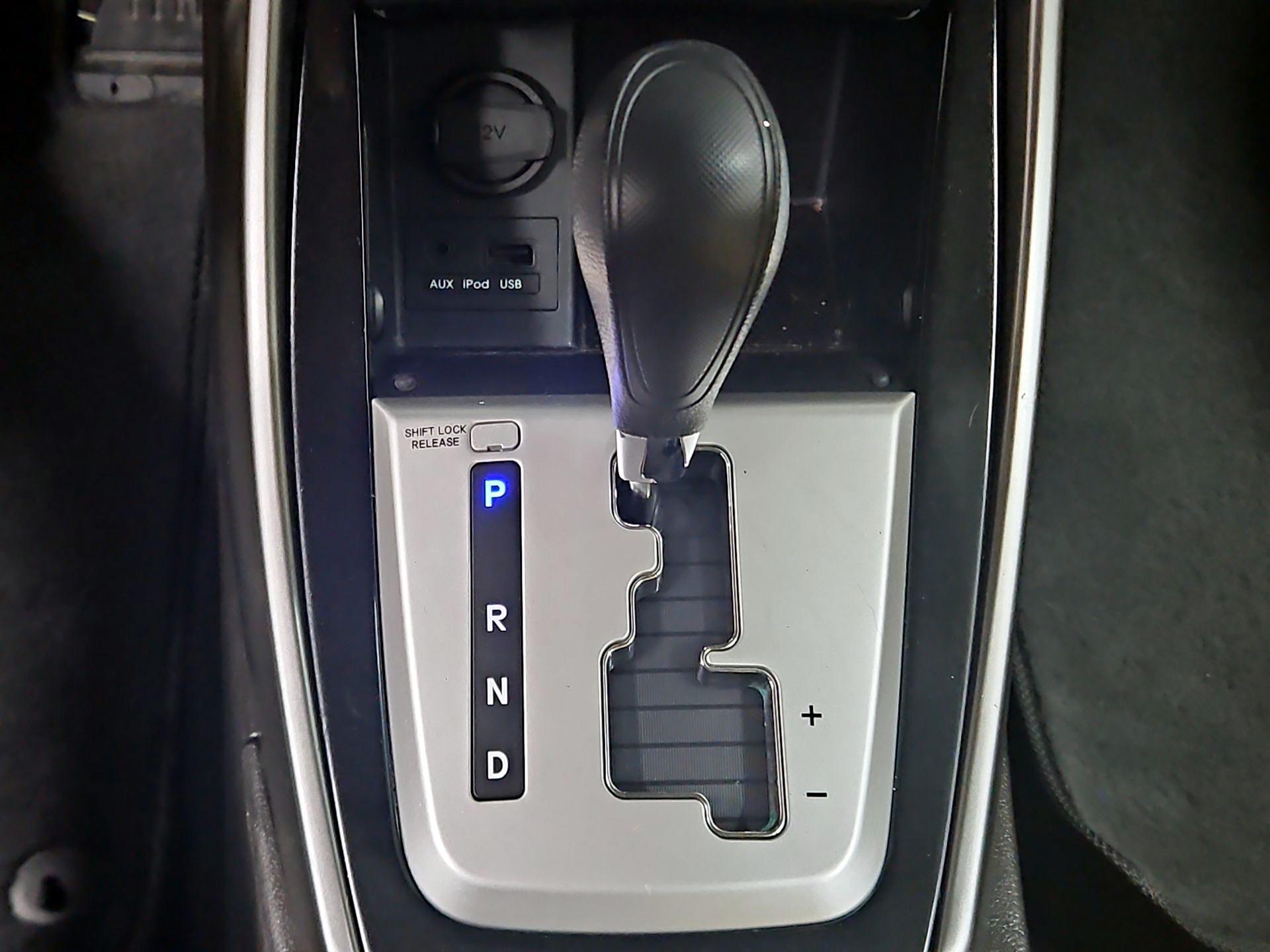 Thumbnail: 2013 Hyundai Elantra - 16