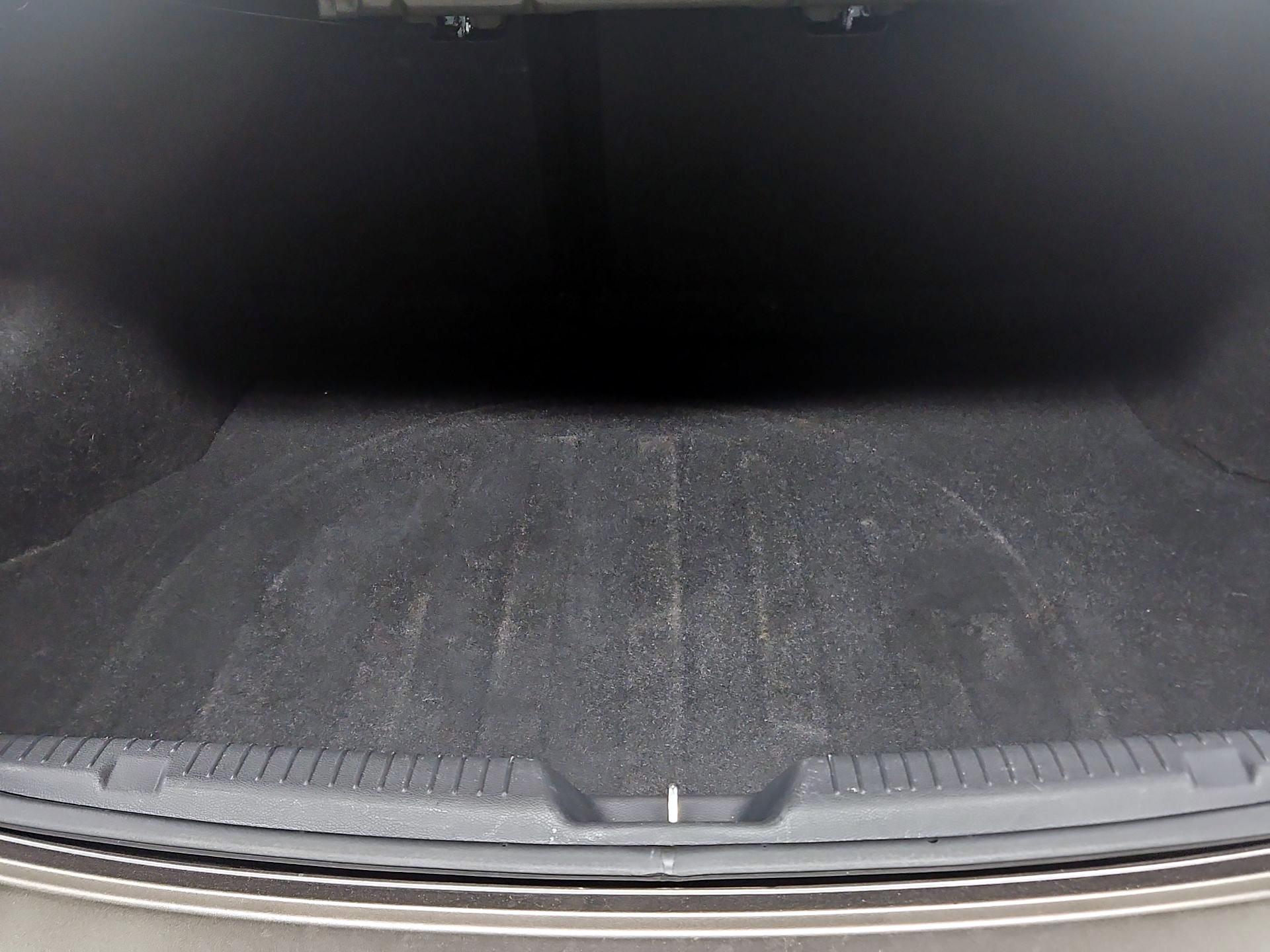 Thumbnail: 2013 Hyundai Elantra - 19