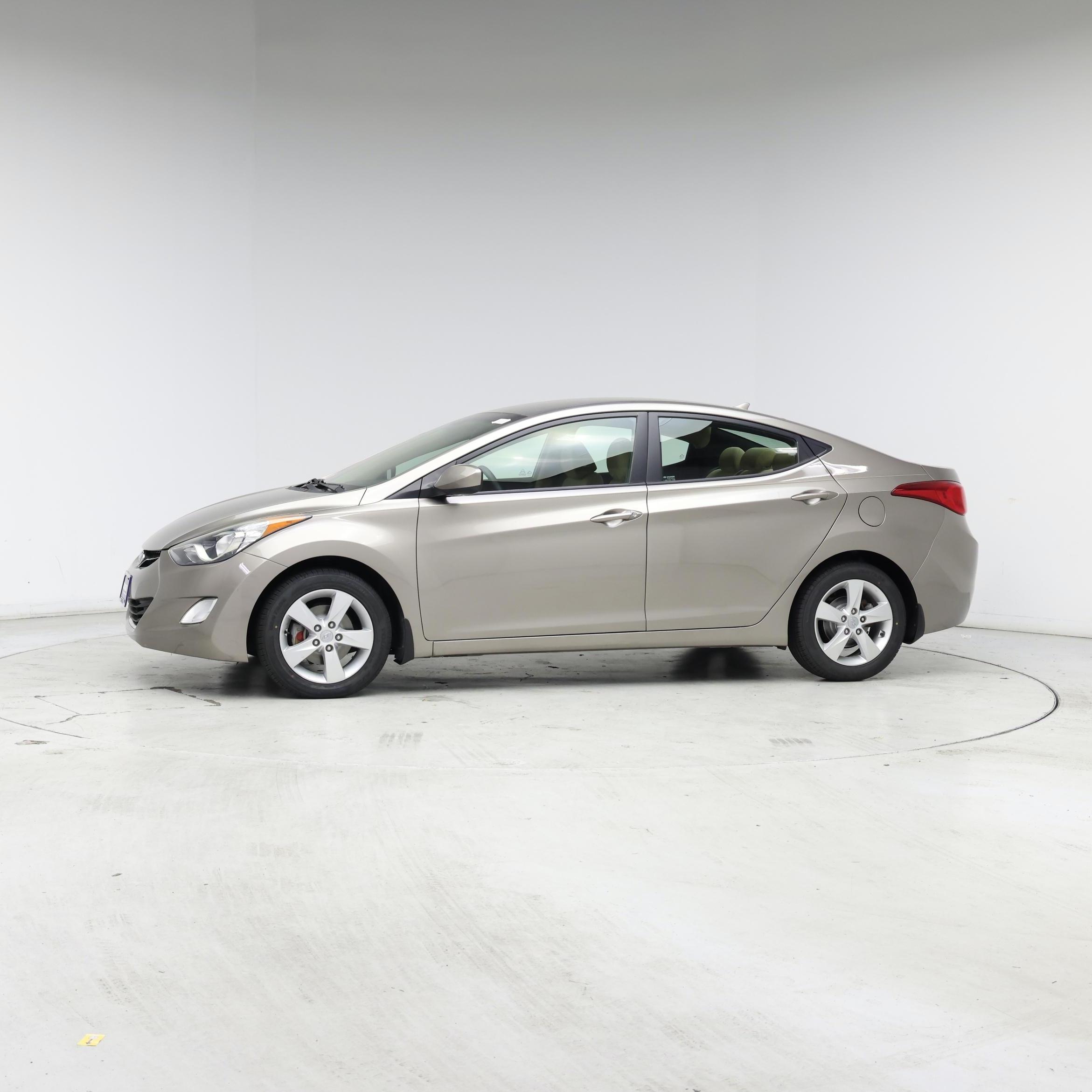 Thumbnail: 2013 Hyundai Elantra - 3