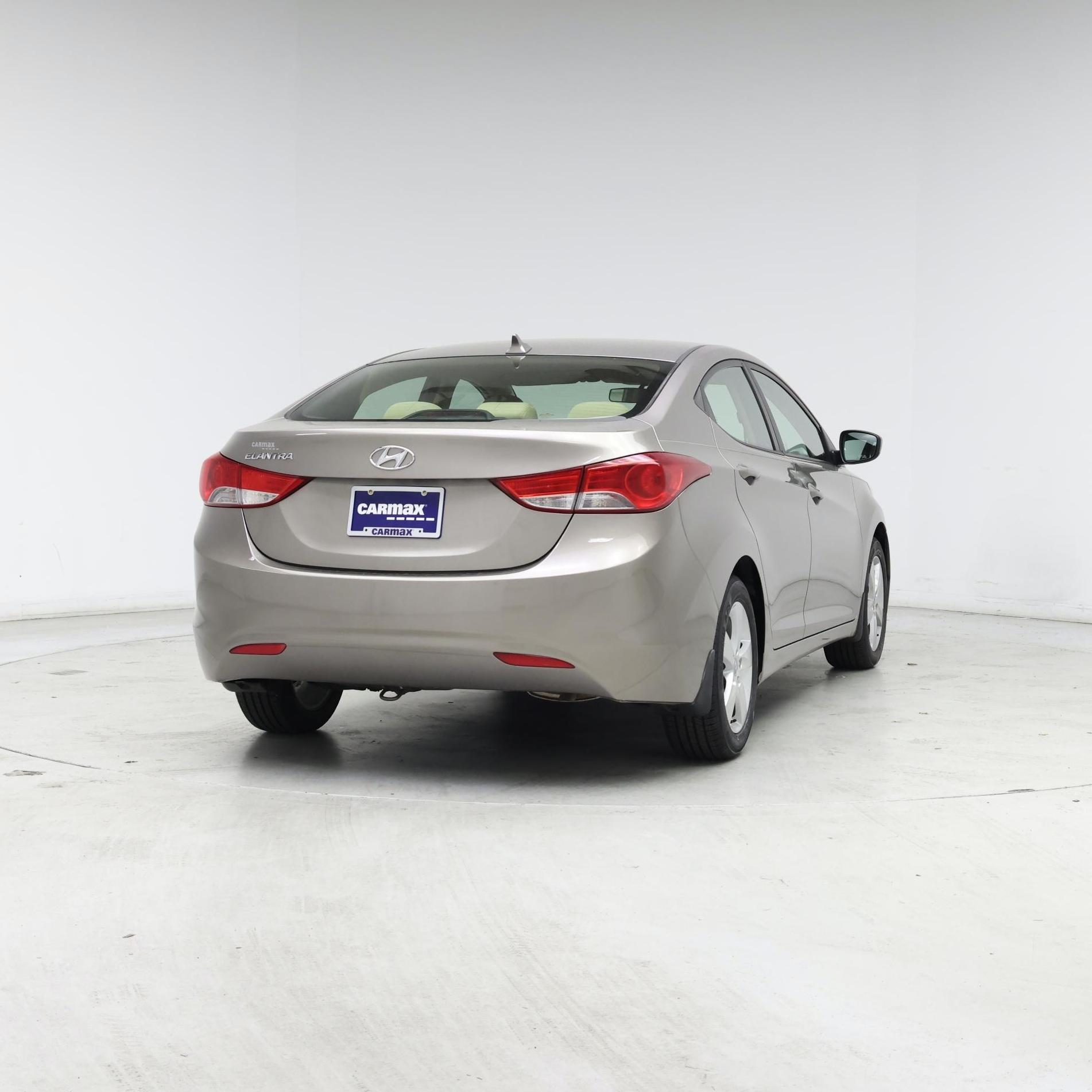Thumbnail: 2013 Hyundai Elantra - 8