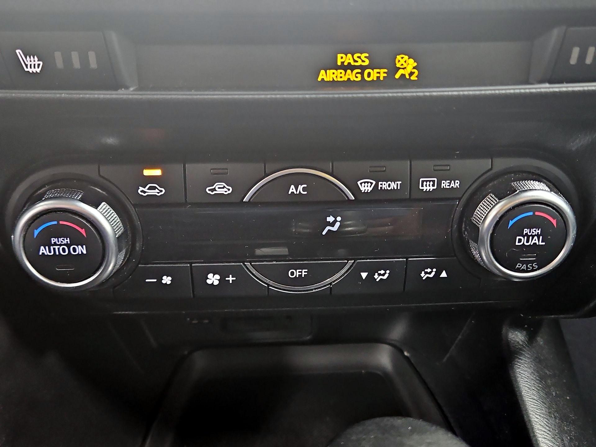 Thumbnail: 2018 Mazda Mazda3 - 16