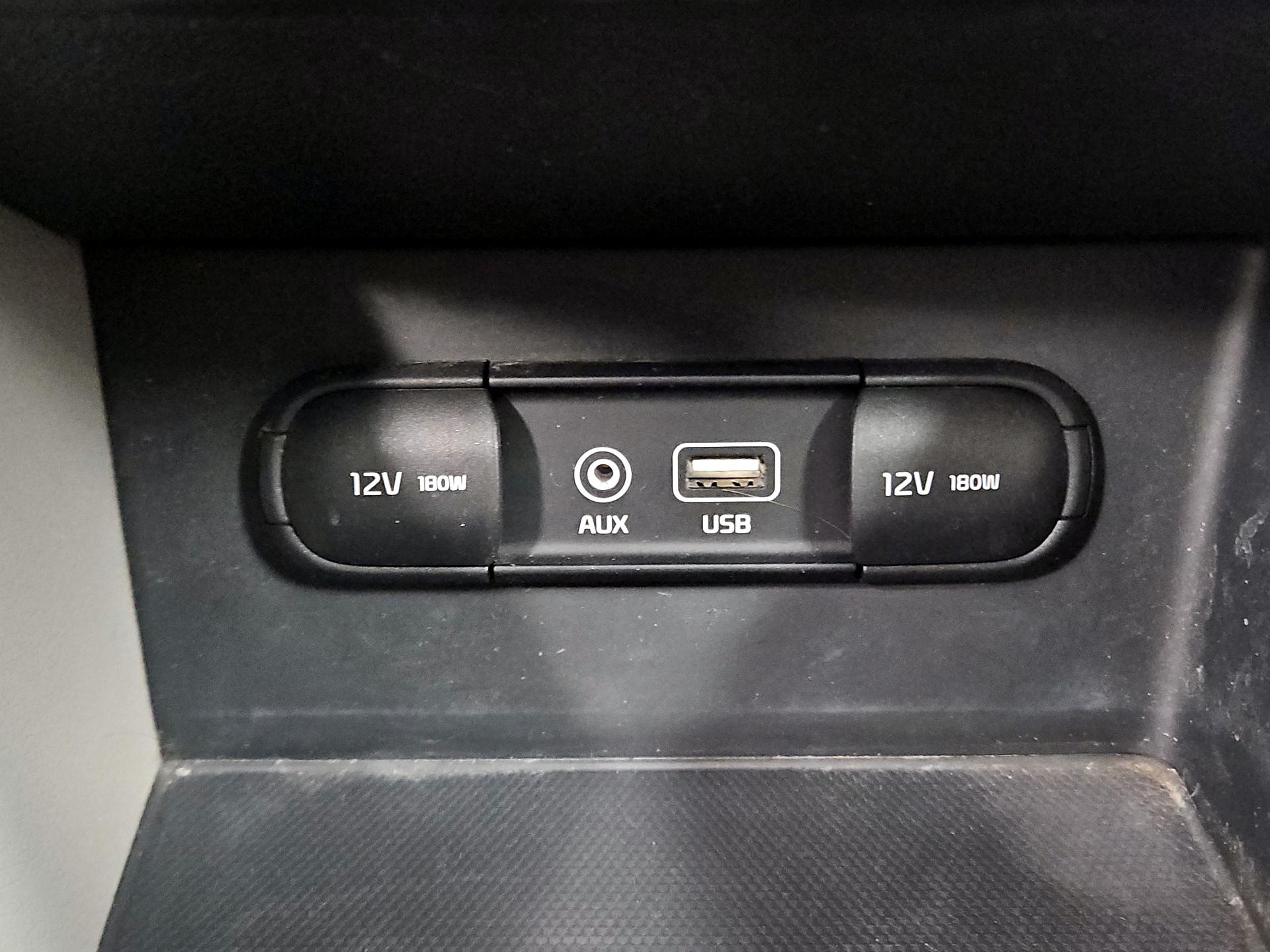 Thumbnail: 2018 Kia Niro - 18