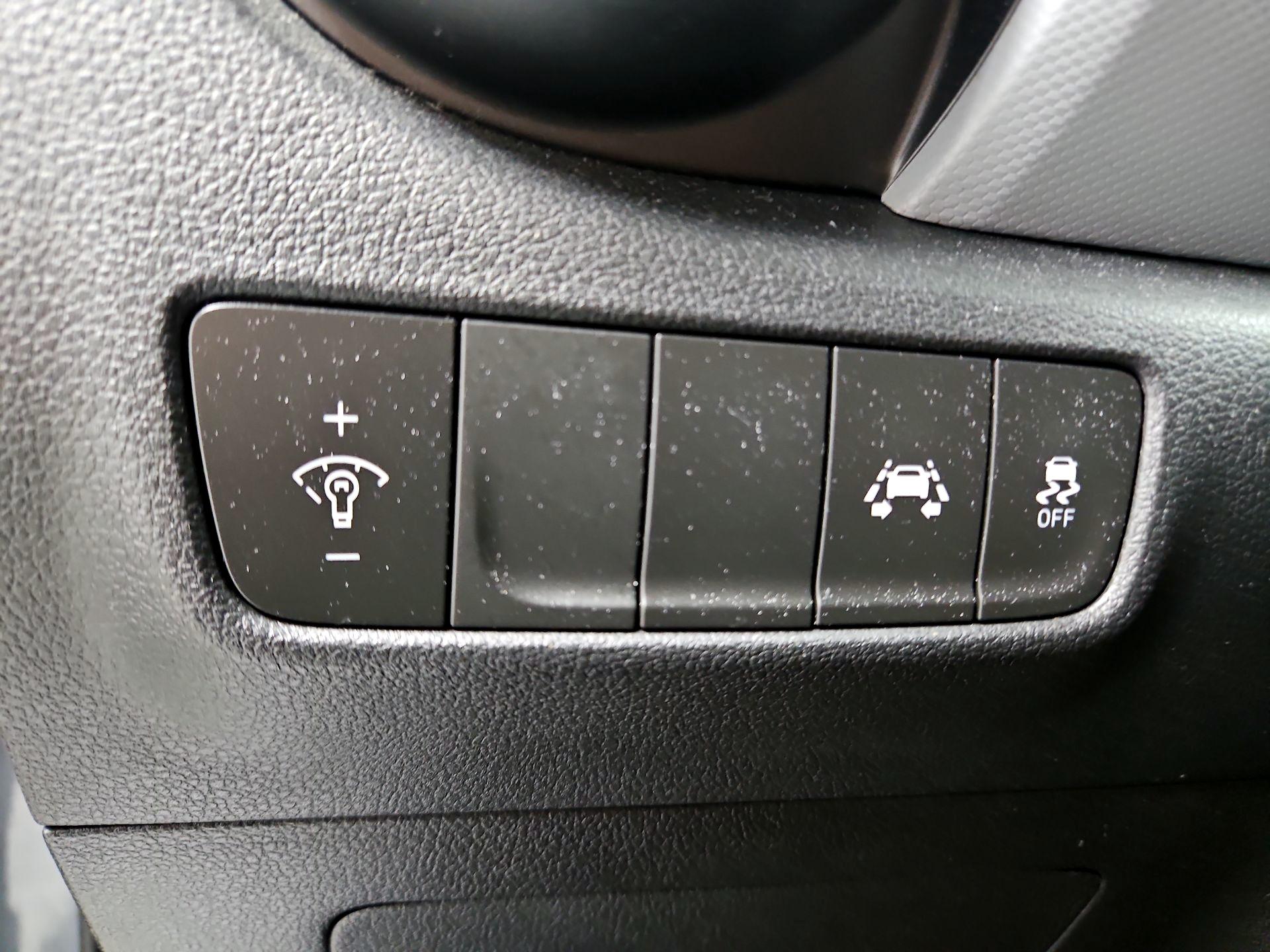 Thumbnail: 2021 Hyundai Kona - 13