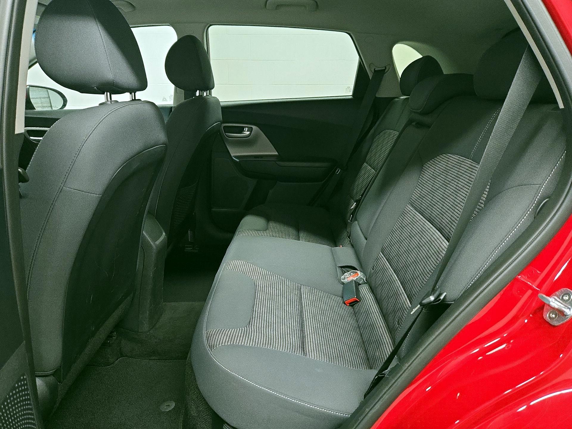Thumbnail: 2017 Kia Niro - 19