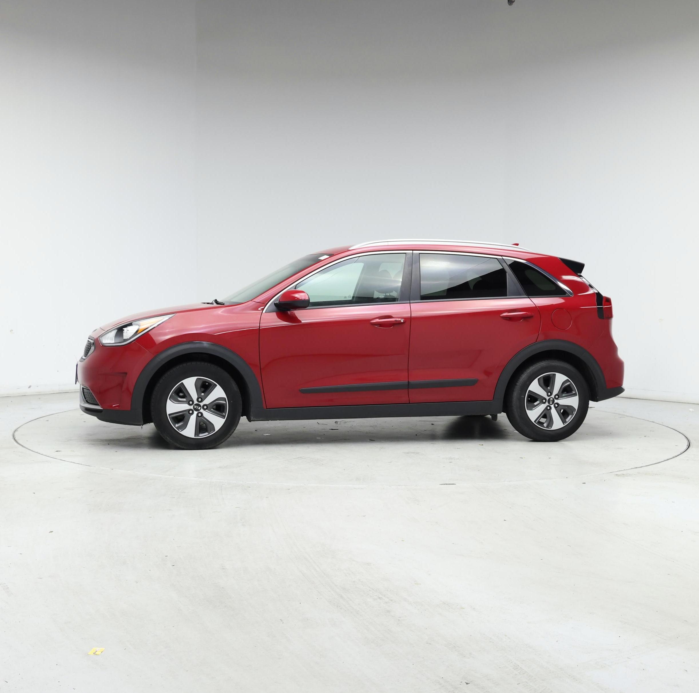 Thumbnail: 2017 Kia Niro - 3