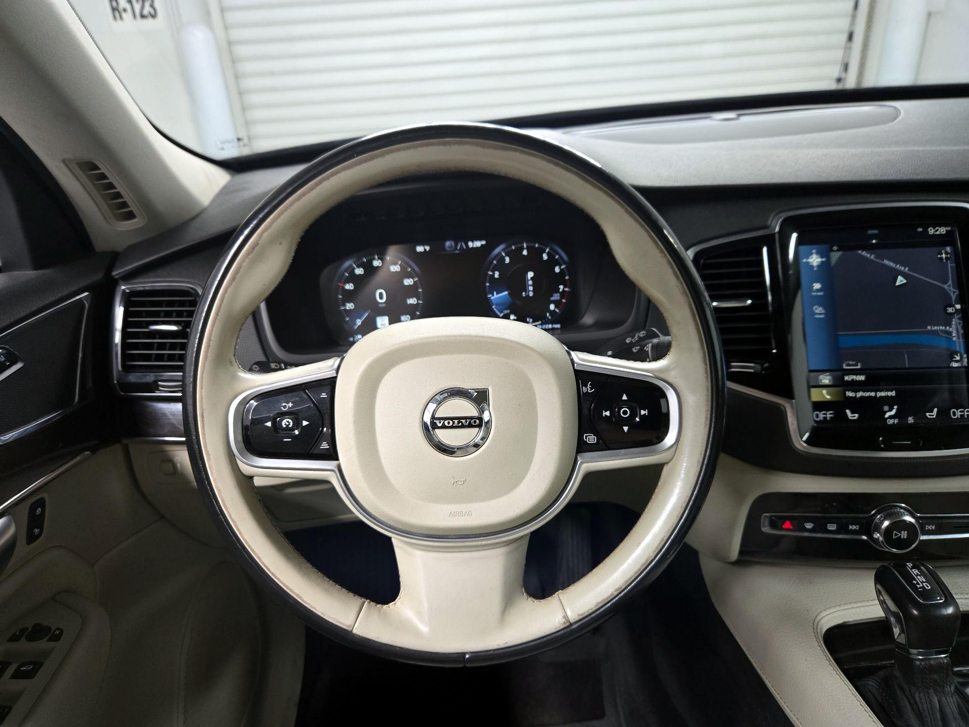 Thumbnail: 2018 Volvo XC90 - 10